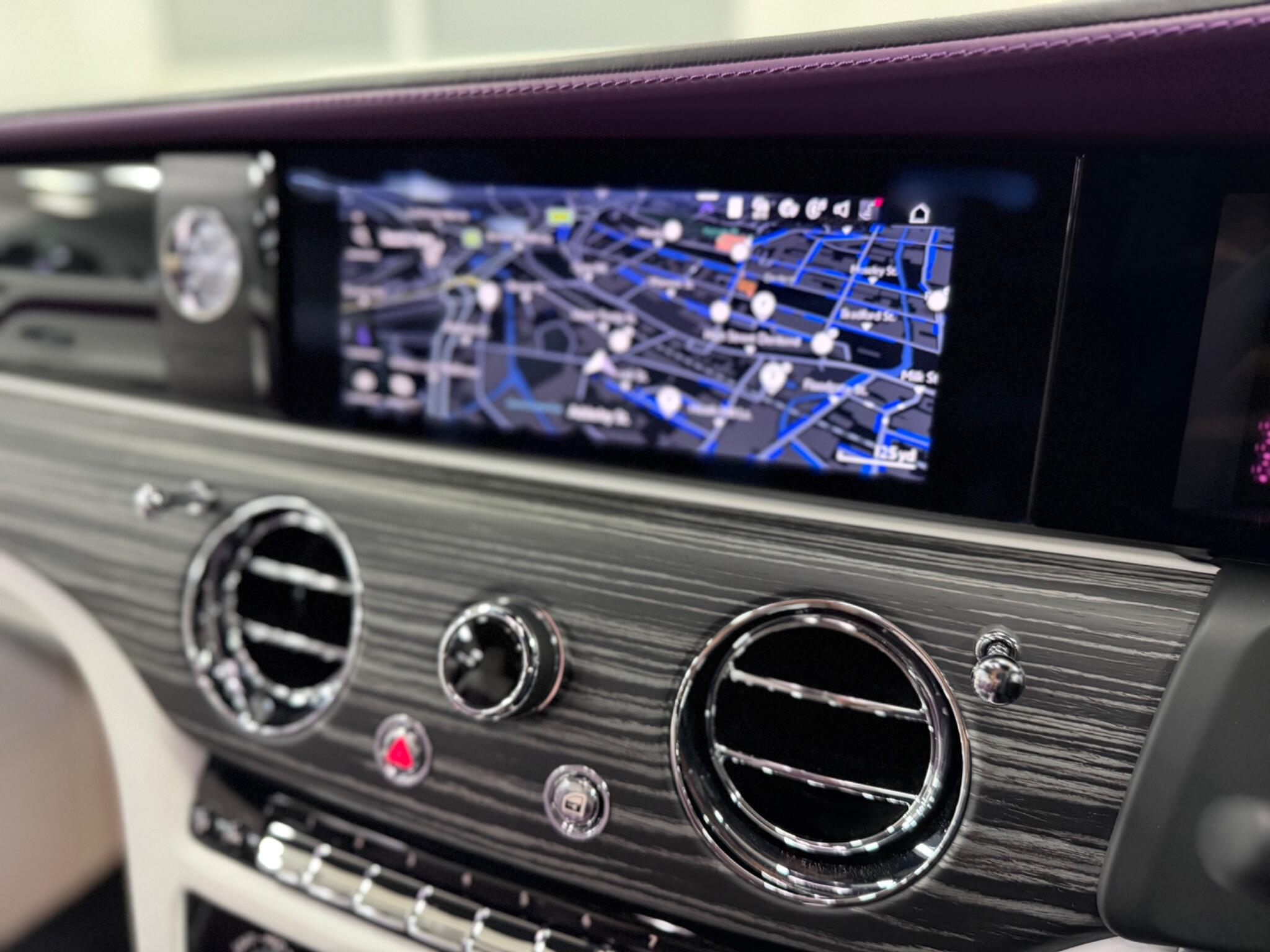 Rolls-Royce Spectre view 30