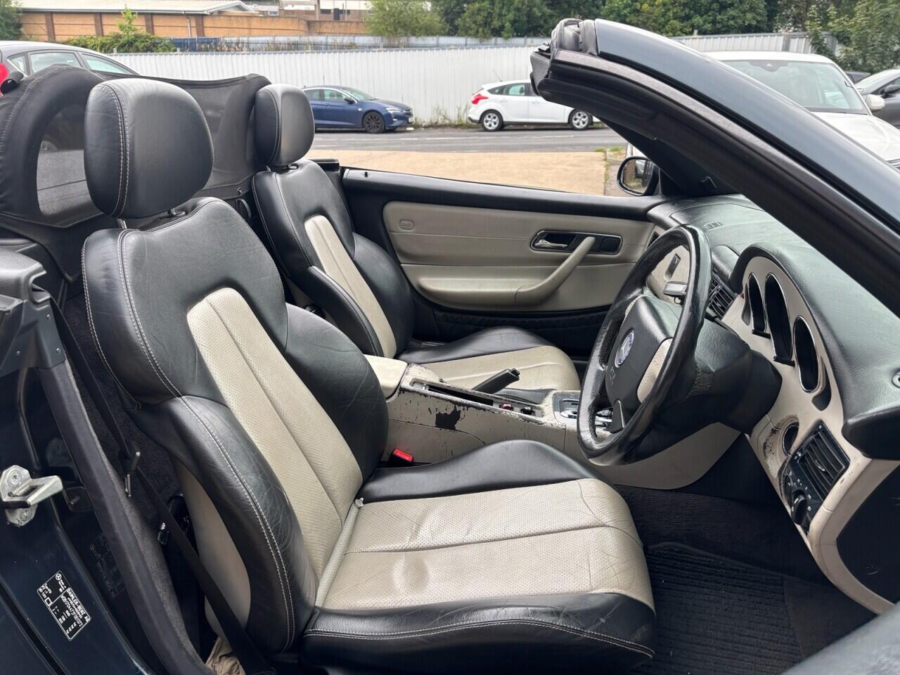 Mercedes-Benz SLK view 10