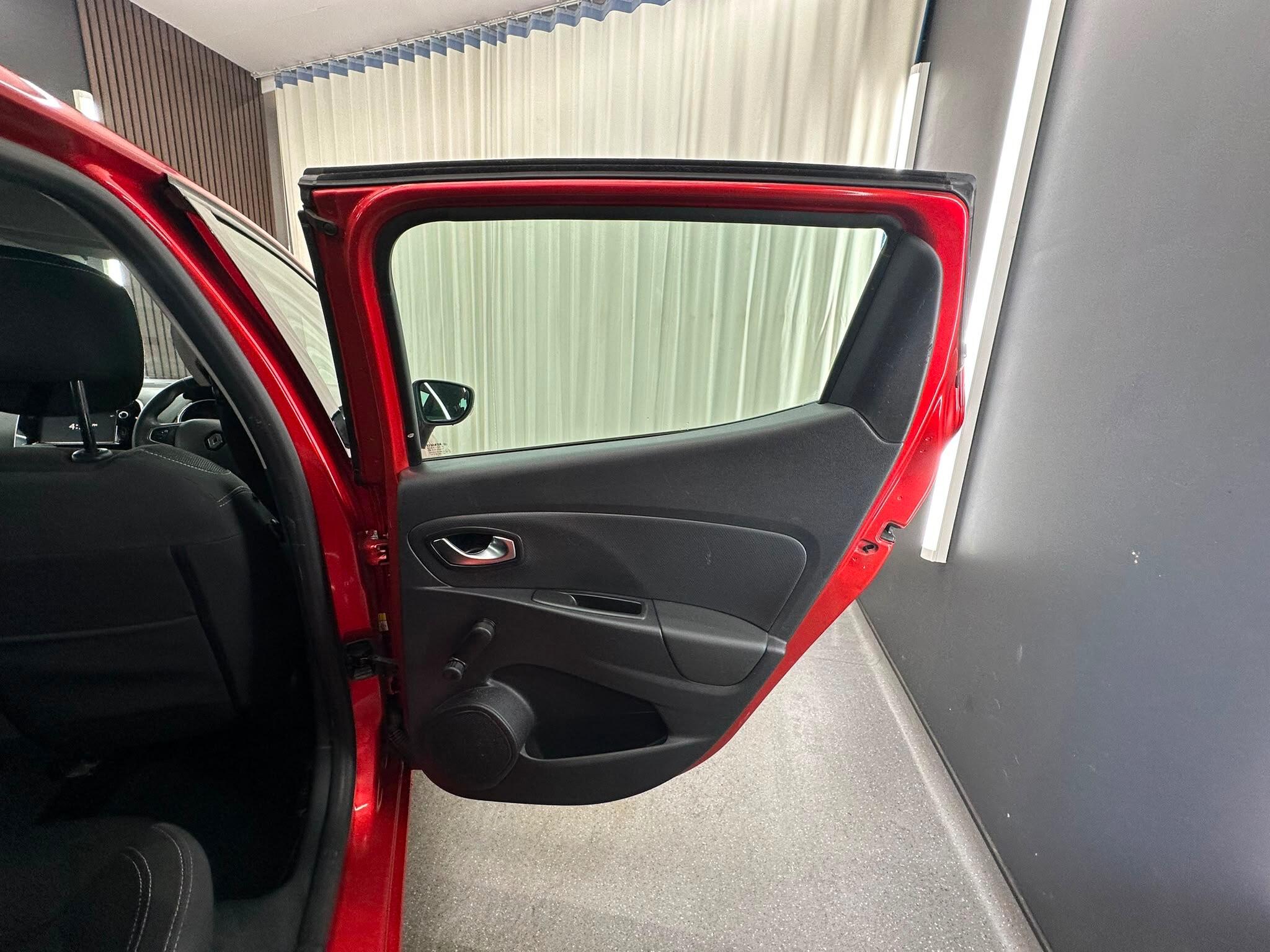 Renault Clio view 14