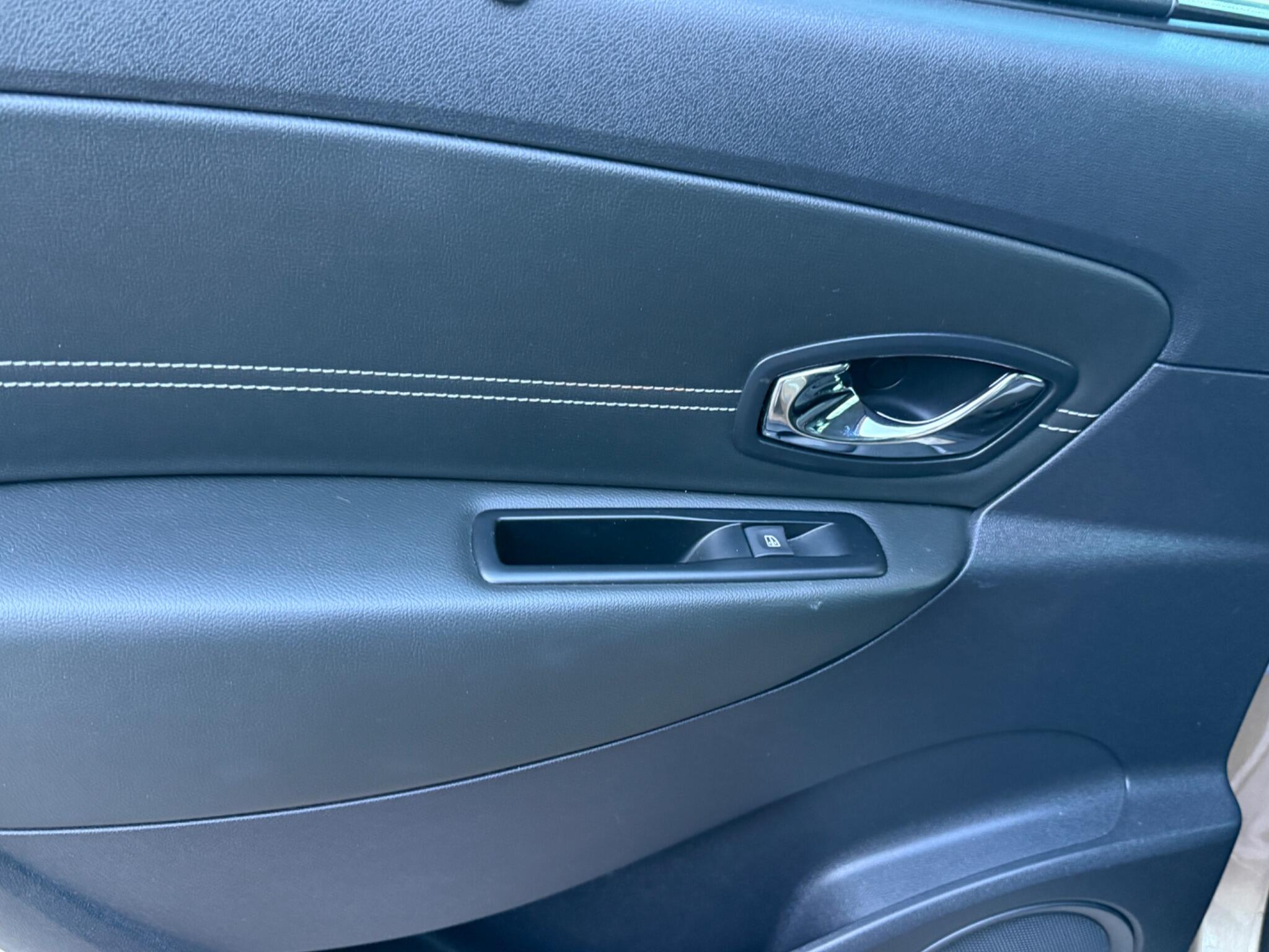 2015 Renault Scenic image 41