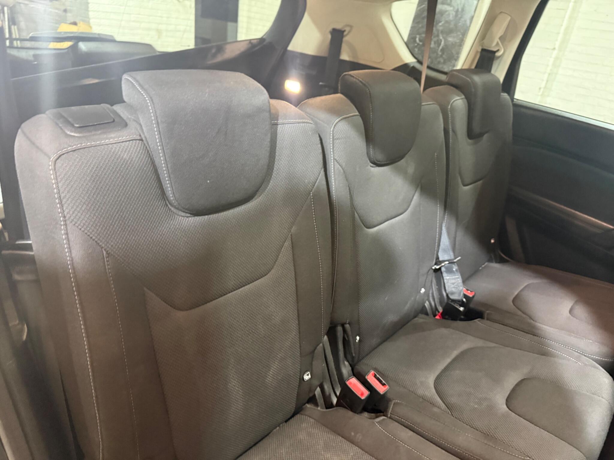 Ford S-Max view 25