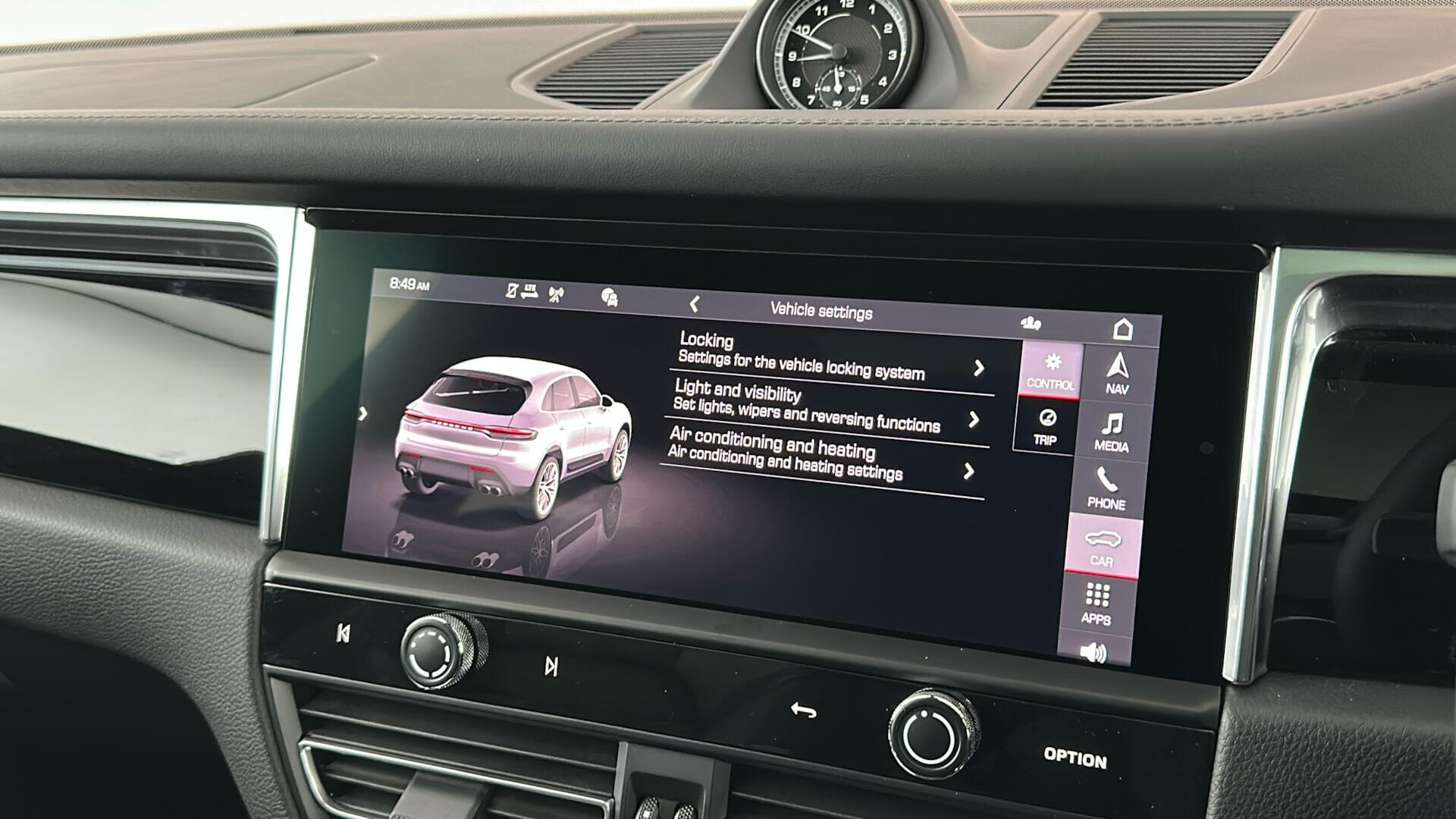 Porsche Macan view 18