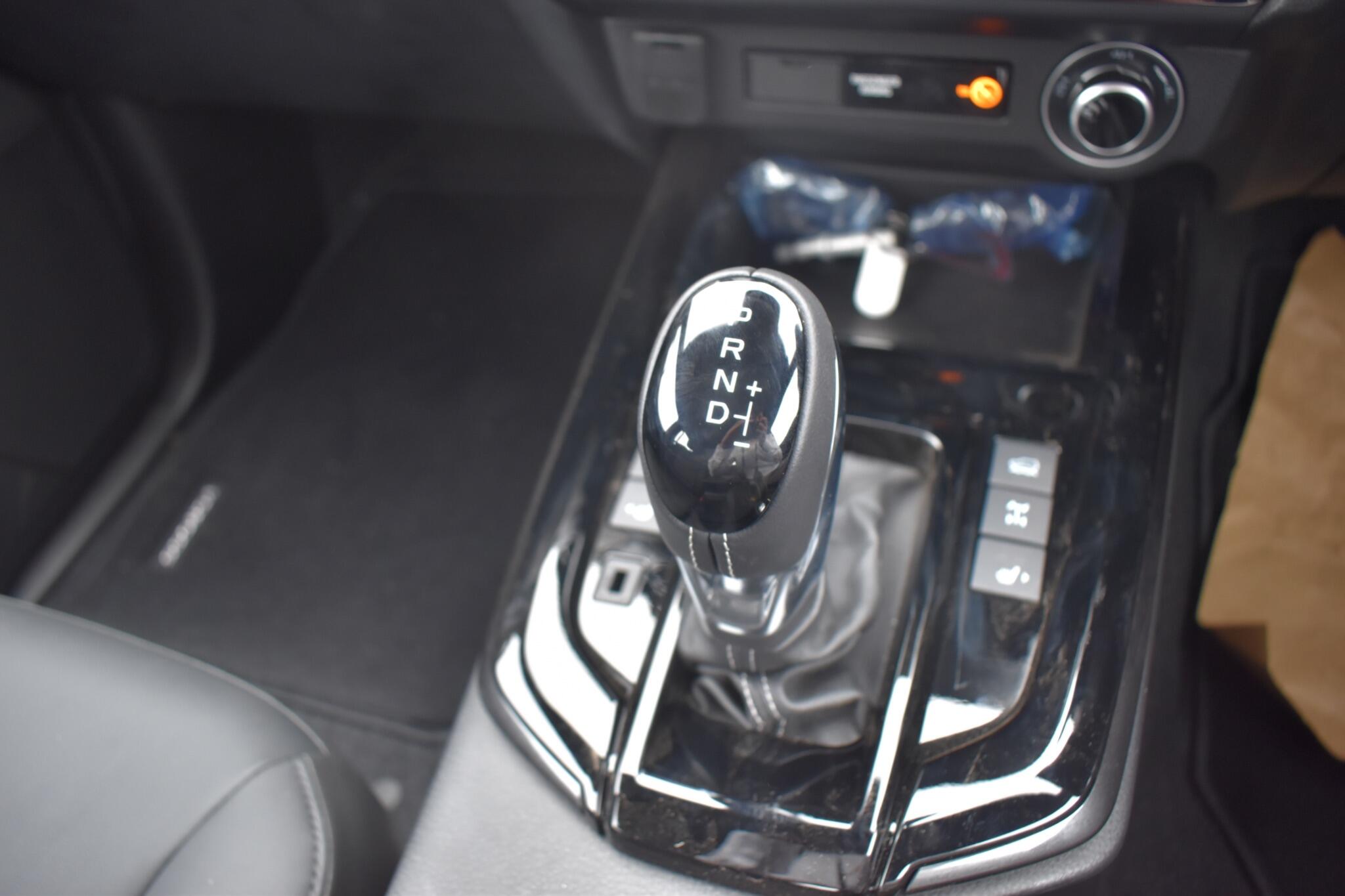 D-Max - 1.9 TD V-Cross Auto 4WD Euro 6 (s/s) 4dr - Image 20