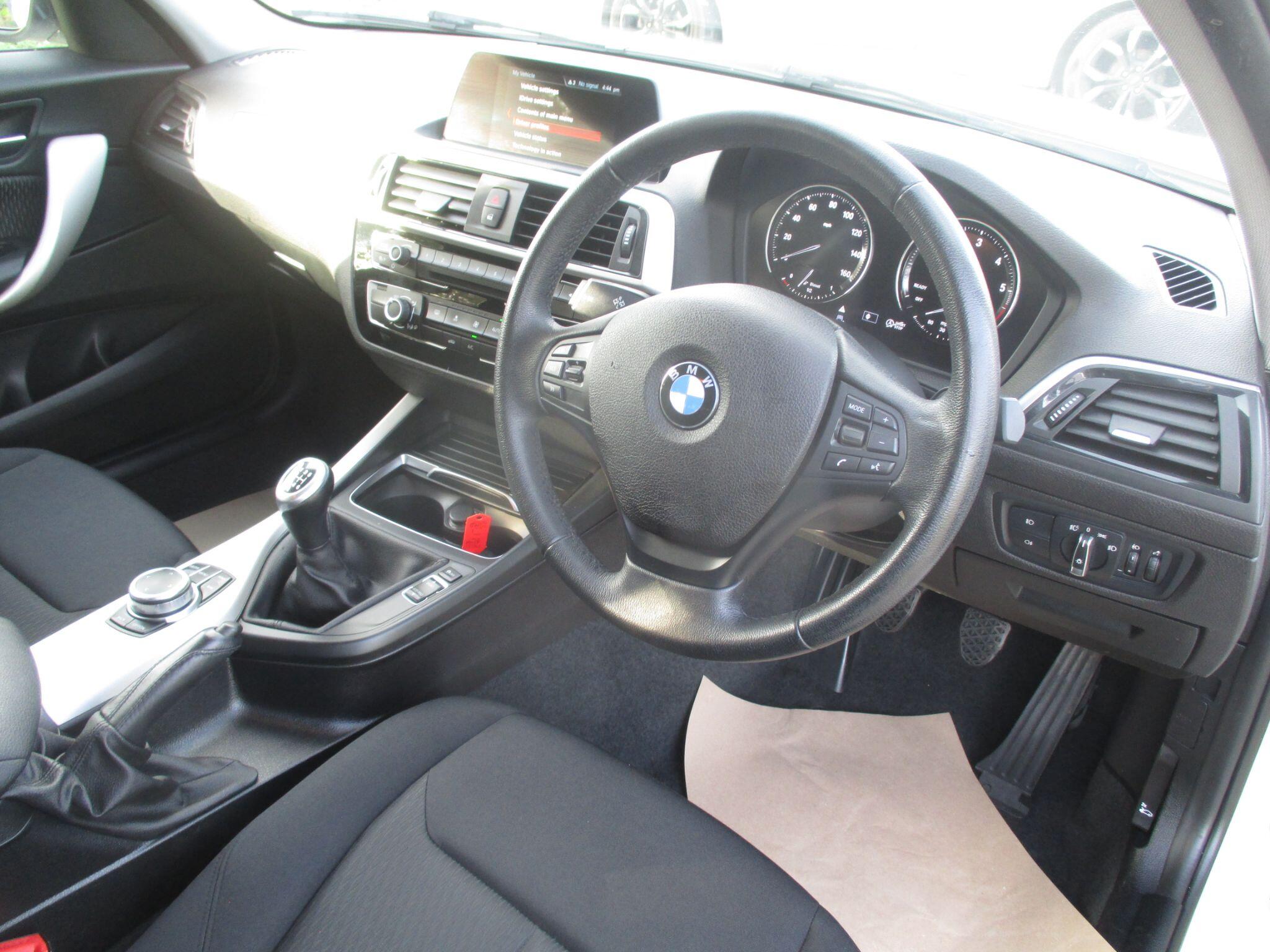 BMW 1 Series view 23