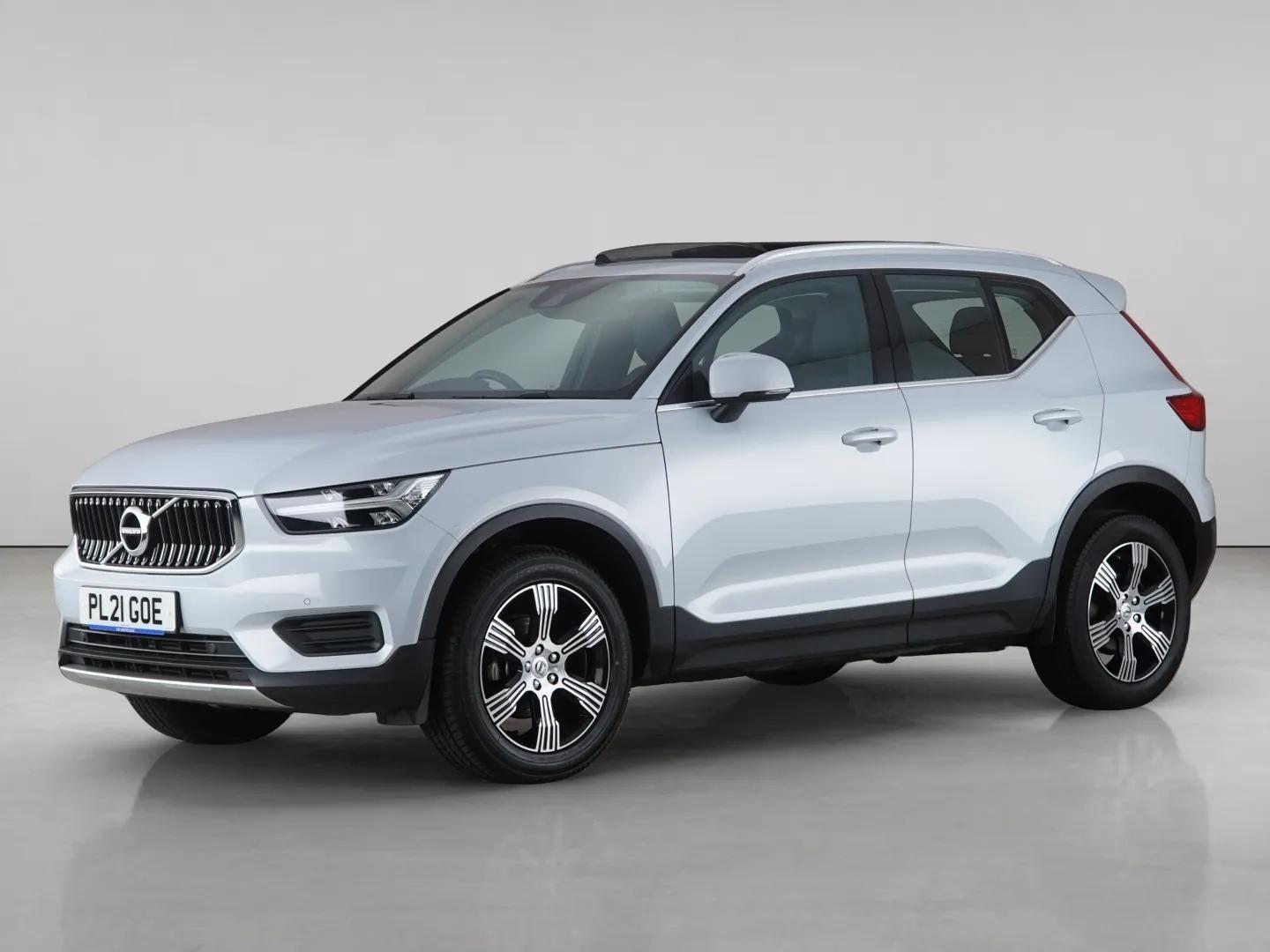 Volvo XC40 view 2