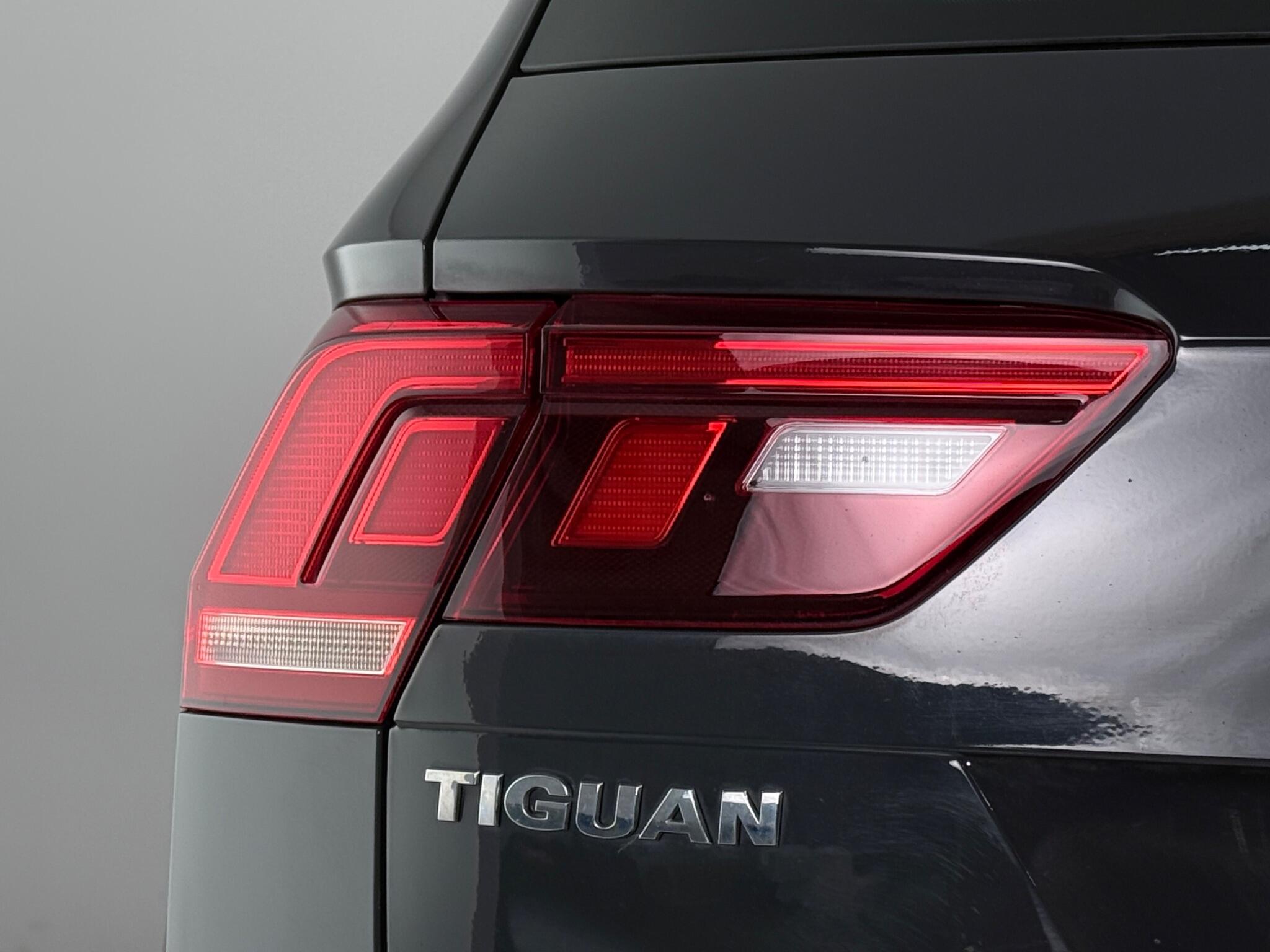 Volkswagen Tiguan view 6