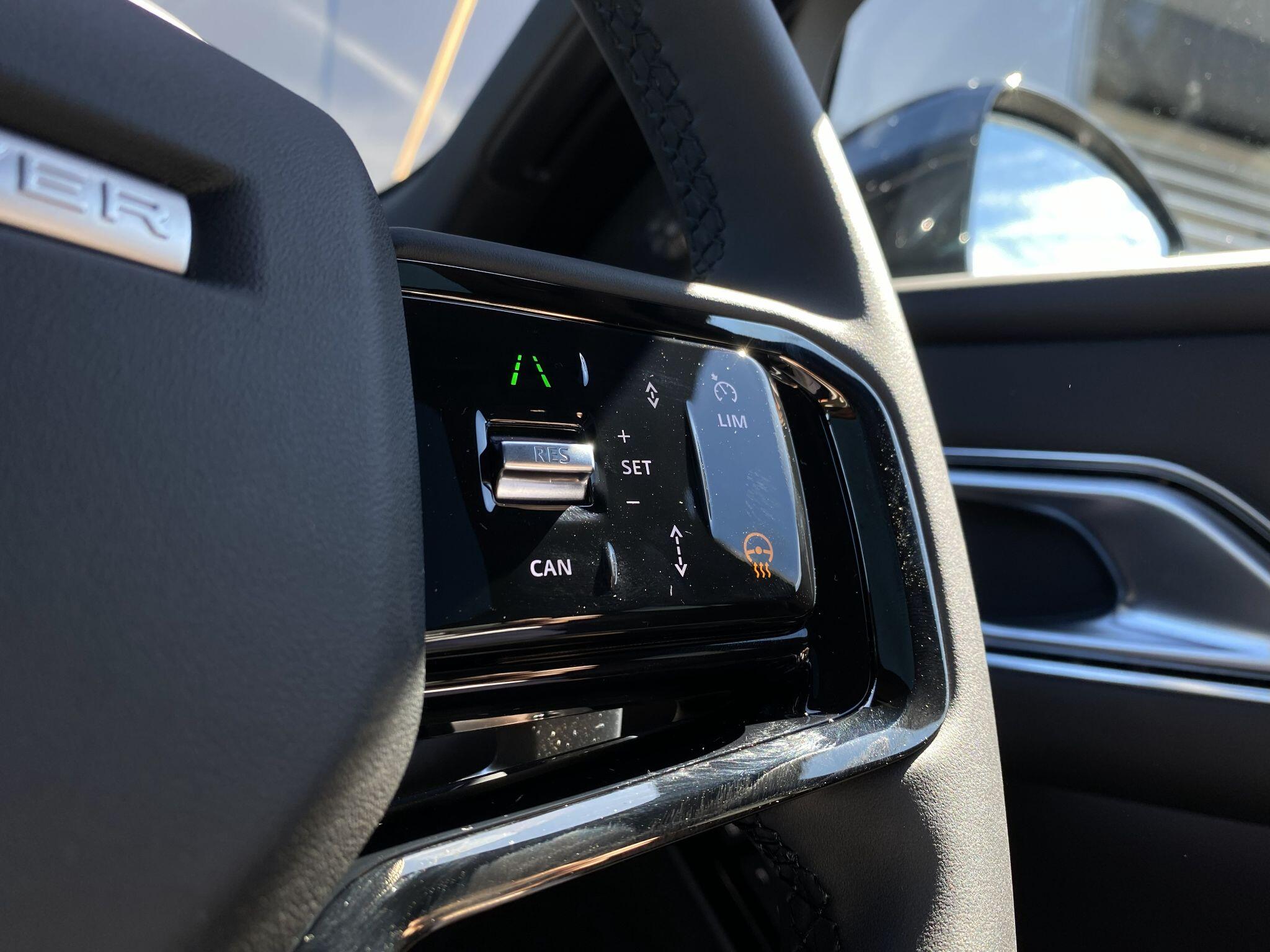 Land Rover Range Rover Velar view 16
