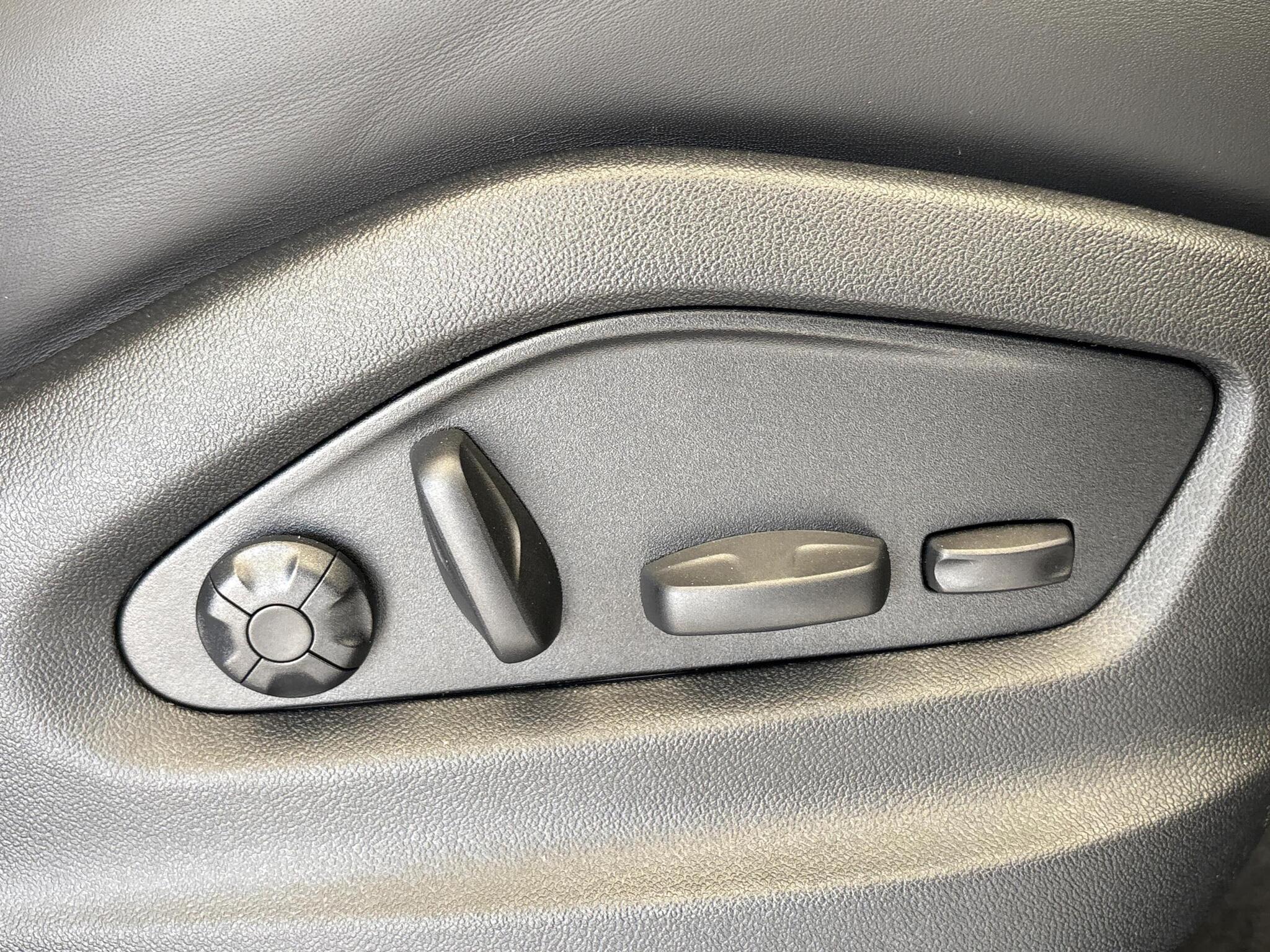 Porsche Cayenne view 34