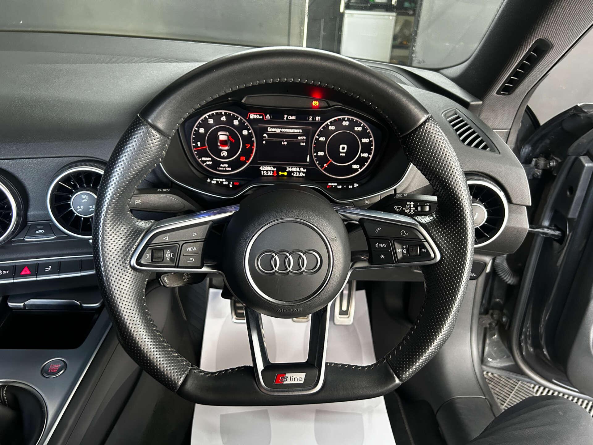 Audi TT view 44