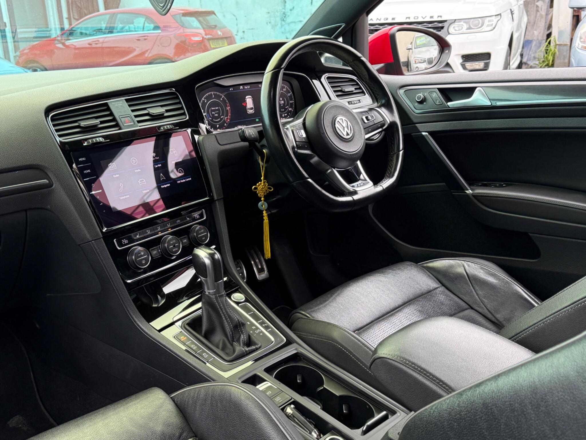 Volkswagen Golf - Image 2