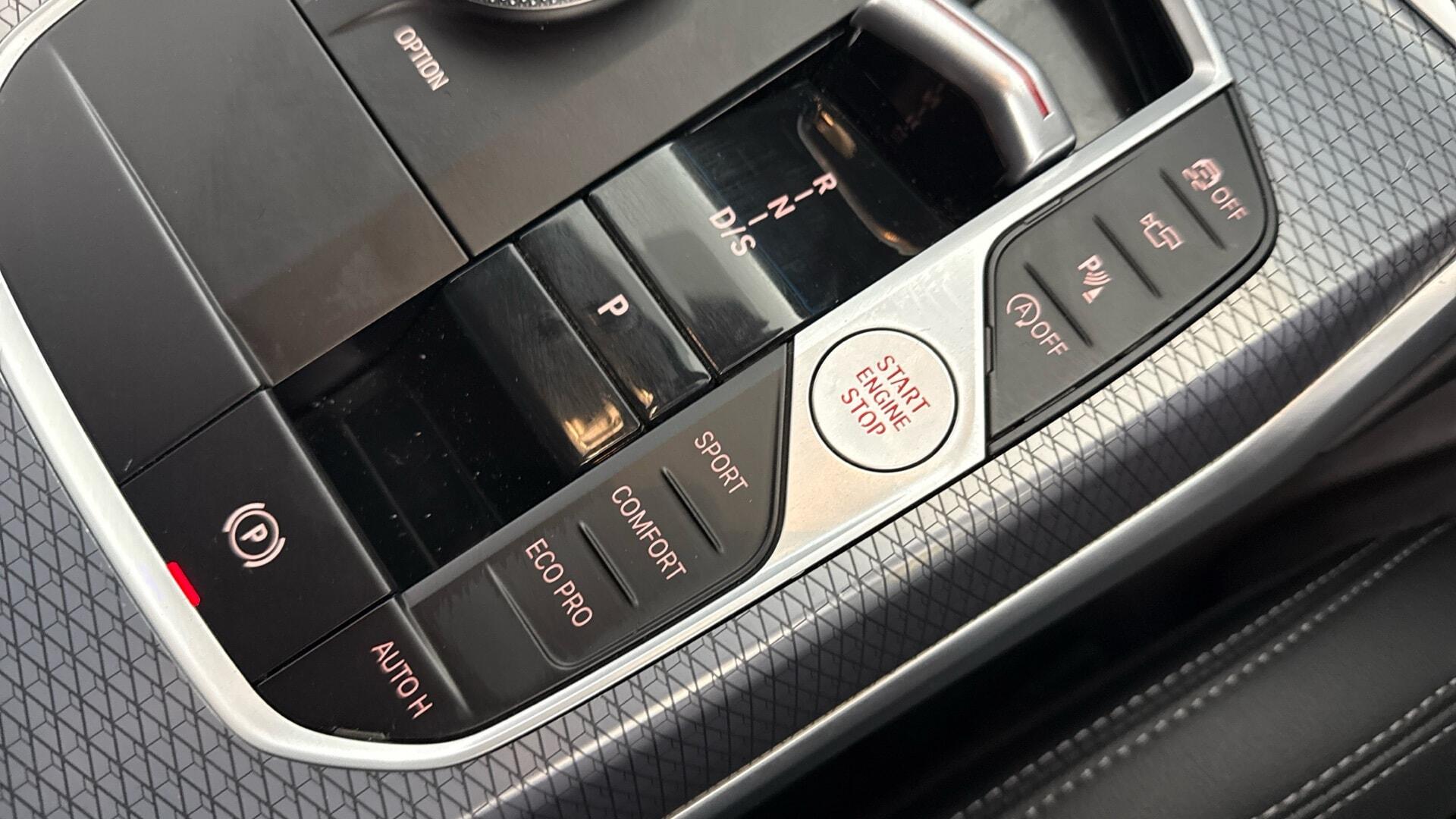 BMW 3 Series view 19