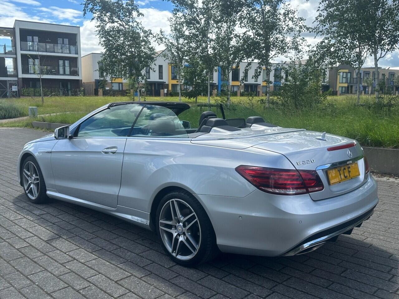 Mercedes-Benz E-Class view 16