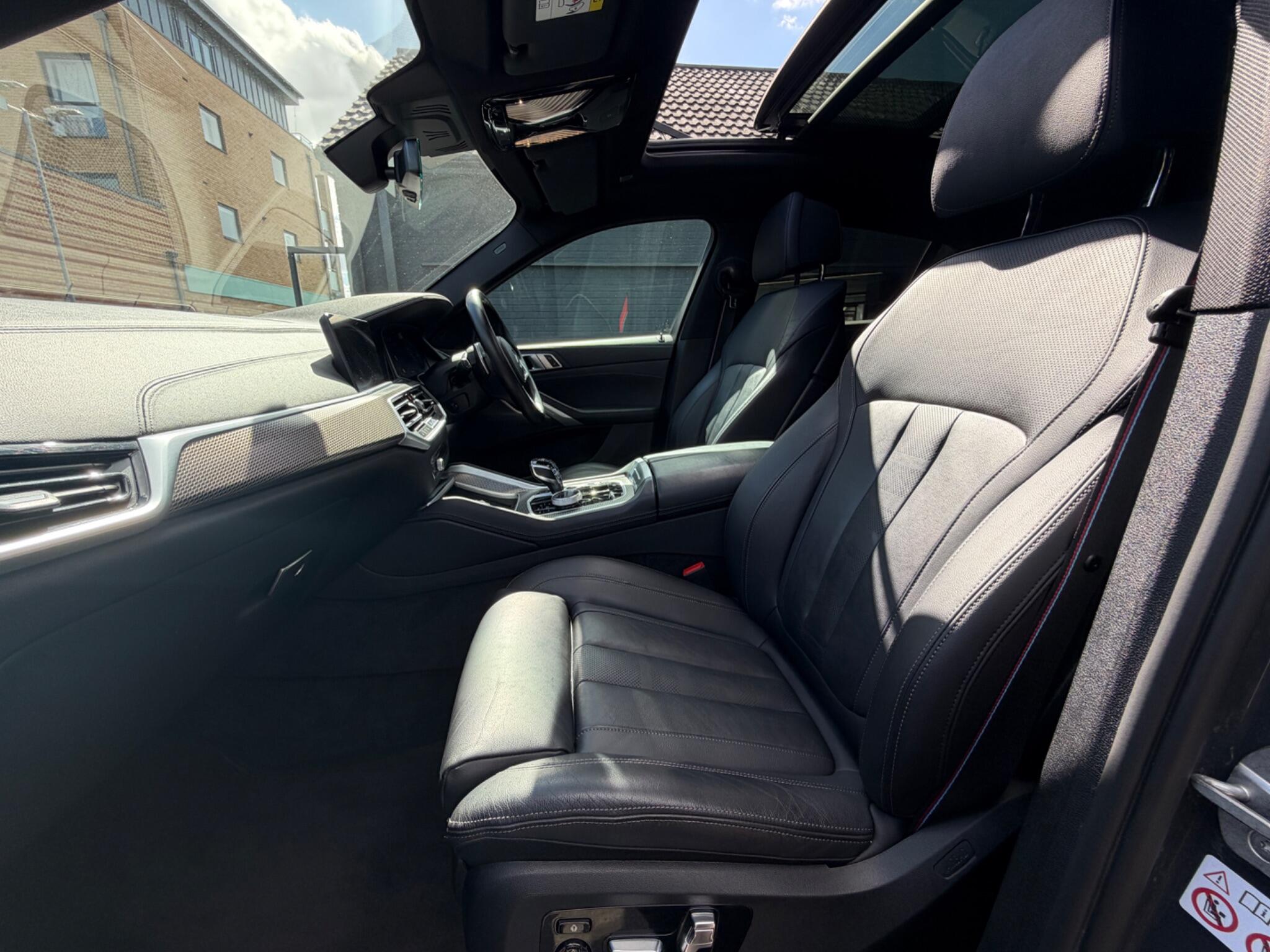 BMW X6 view 18