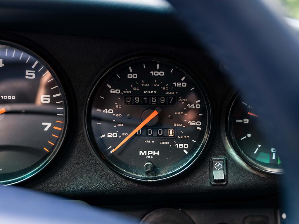 Porsche 911 view 23