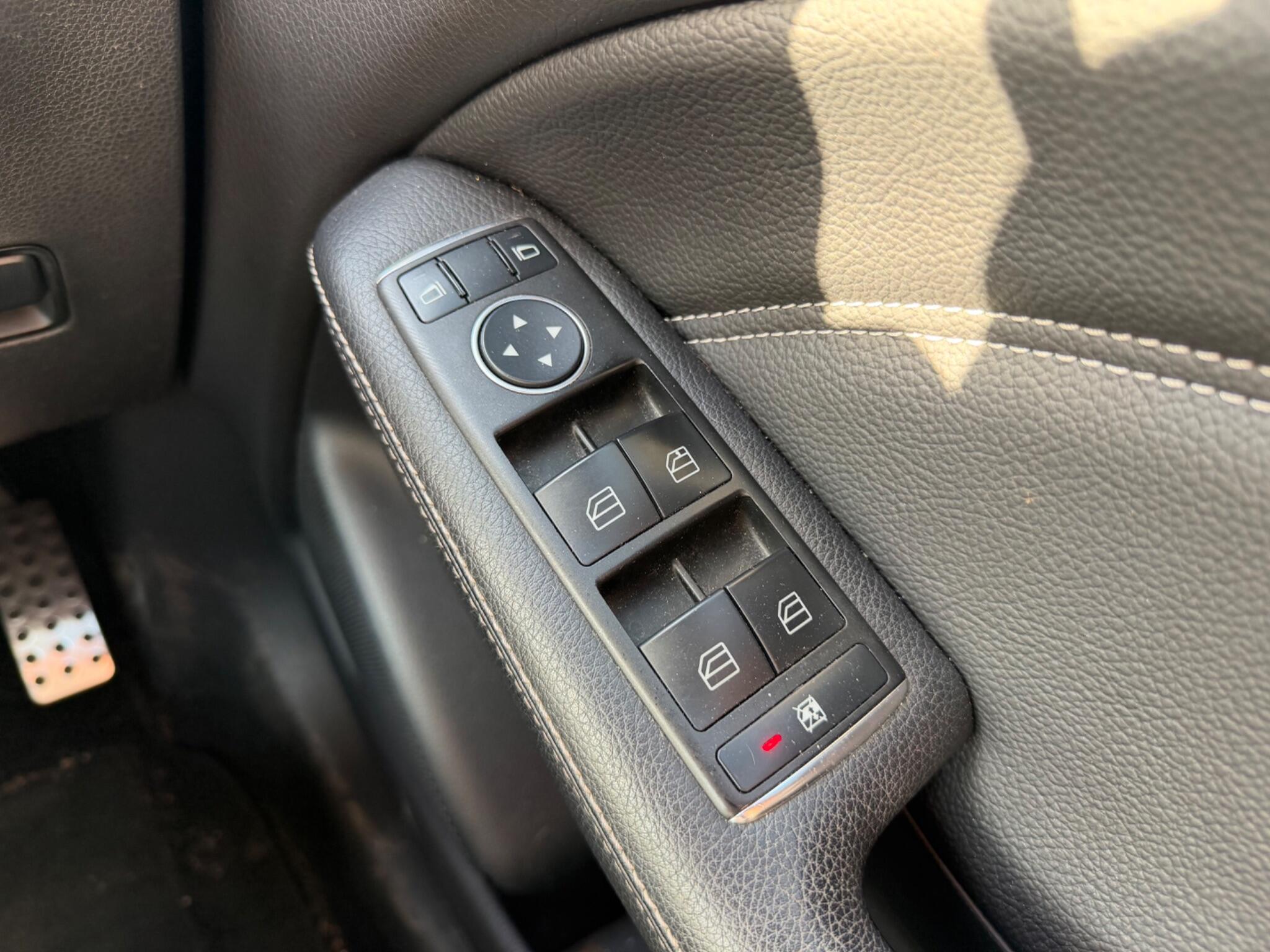 Mercedes-Benz B-Class view 25