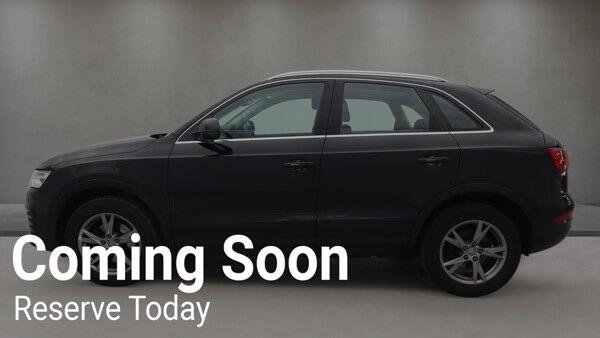 Audi Q3 view 19