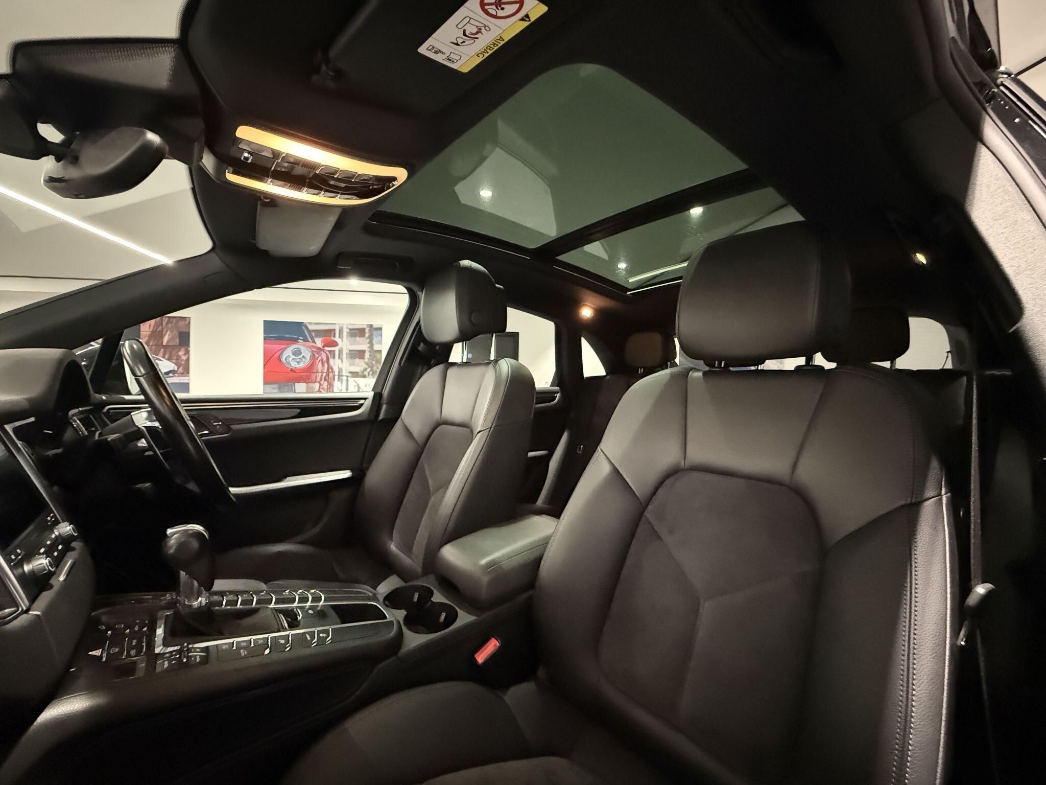 Porsche Macan view 90