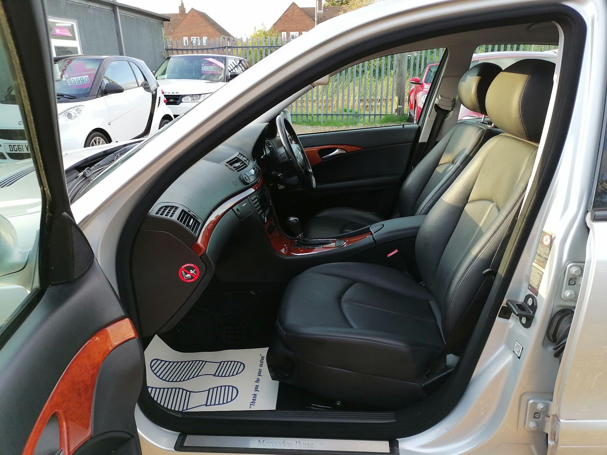 Mercedes-Benz E-Class view 50