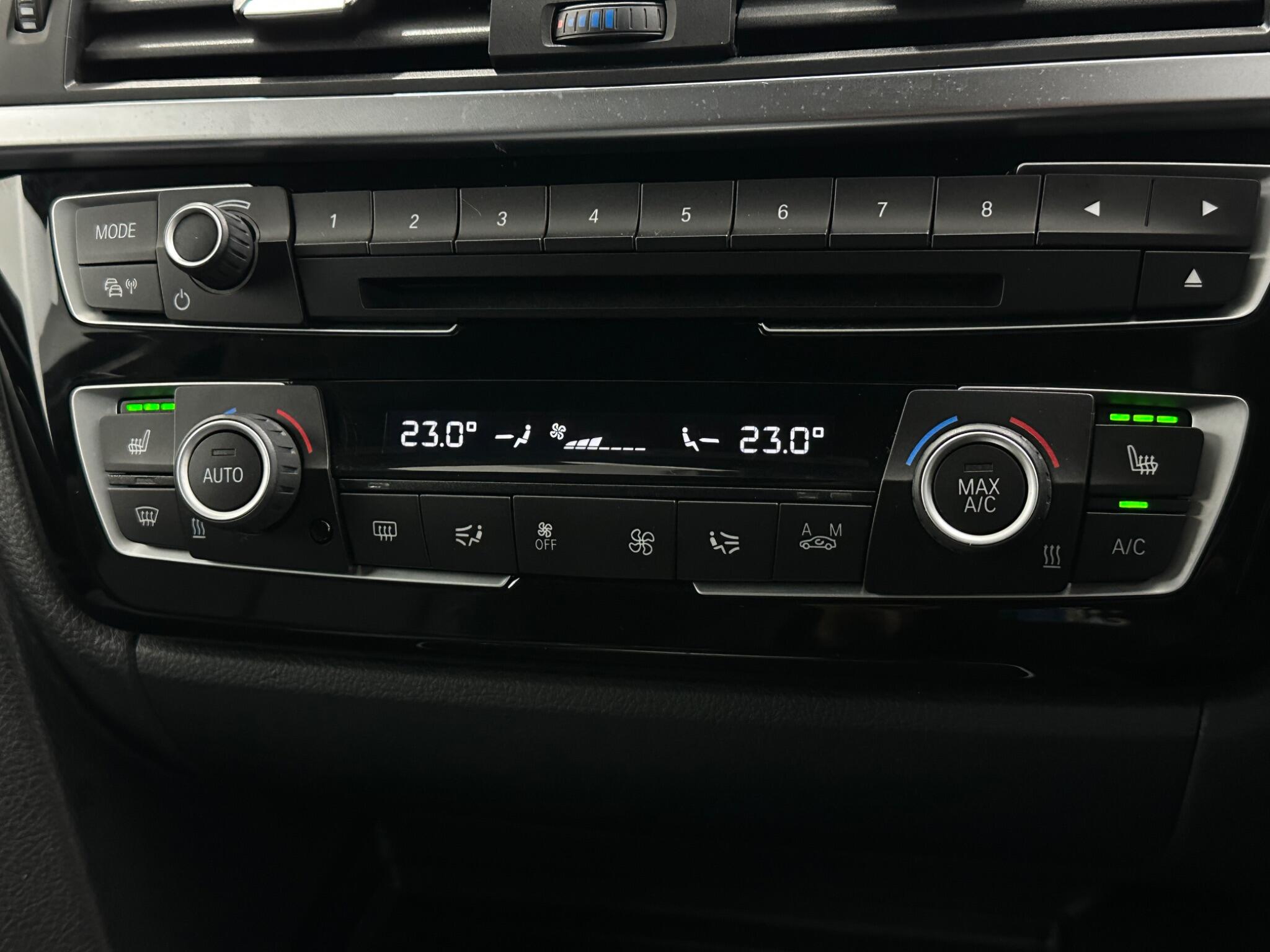 BMW 3 Series view 22