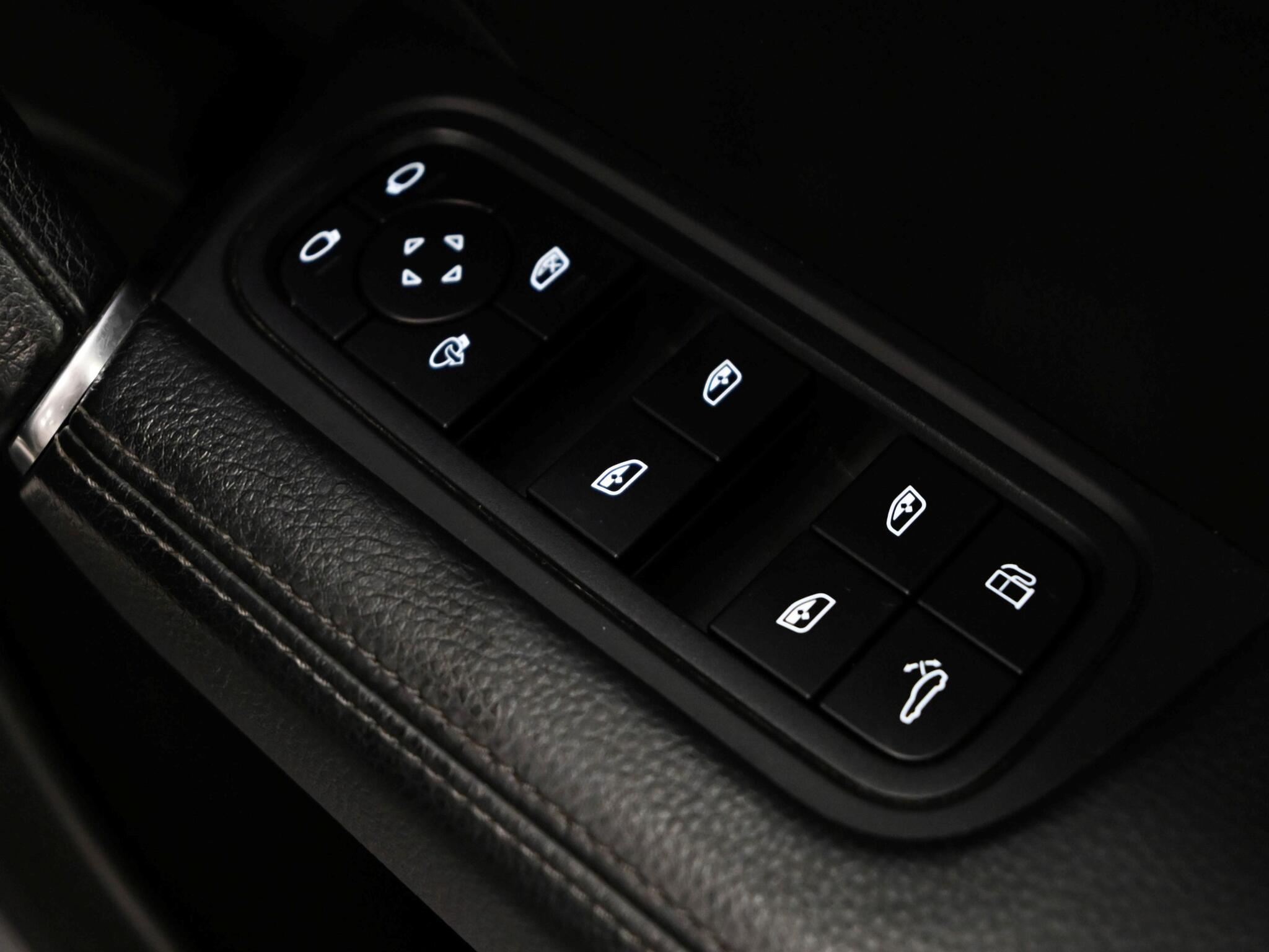 Porsche Cayenne view 21