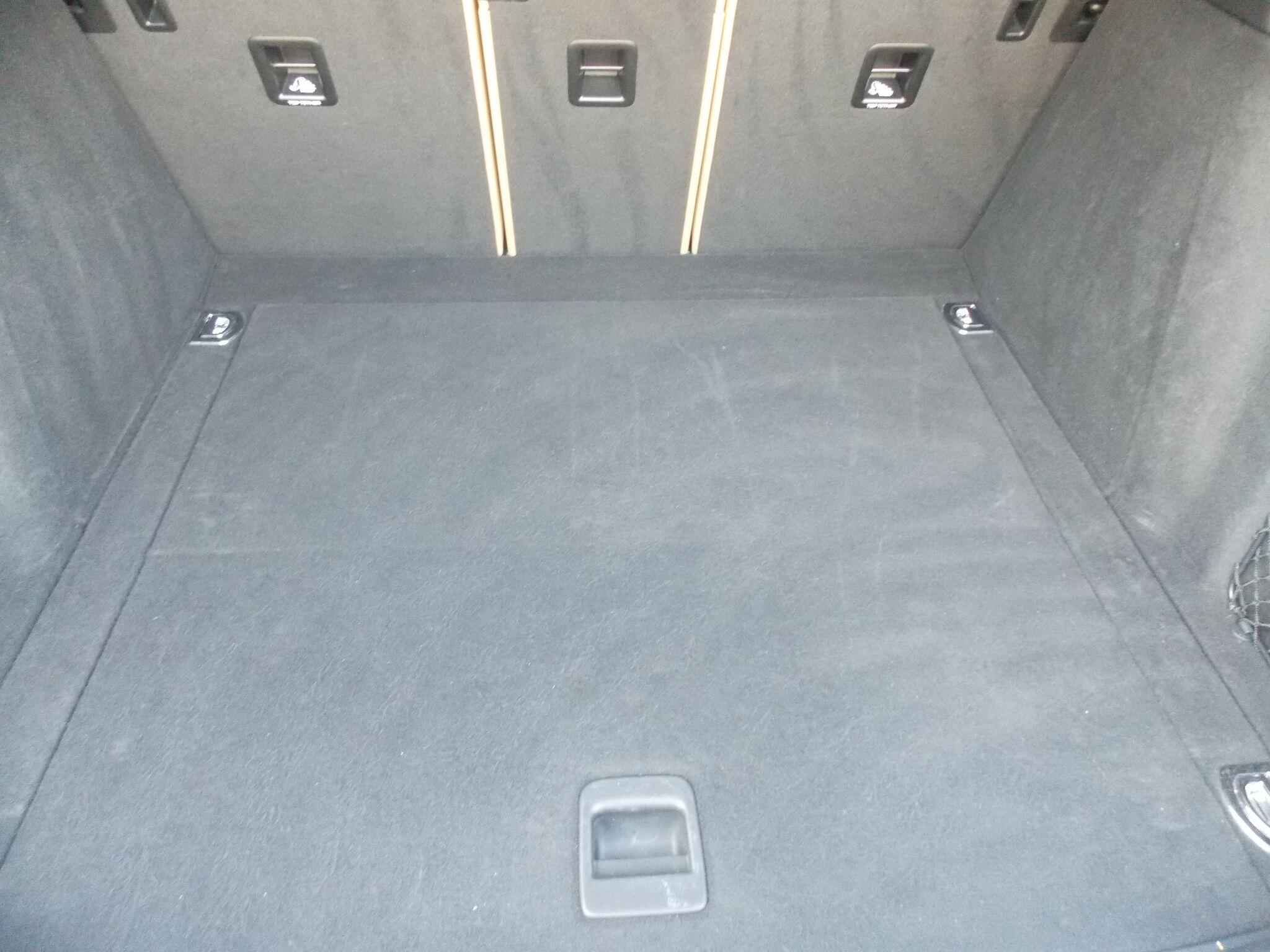 Porsche Macan view 66