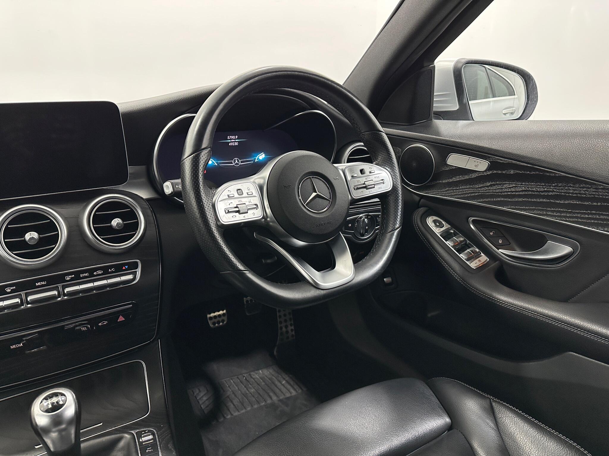 Mercedes-Benz C-Class view 12