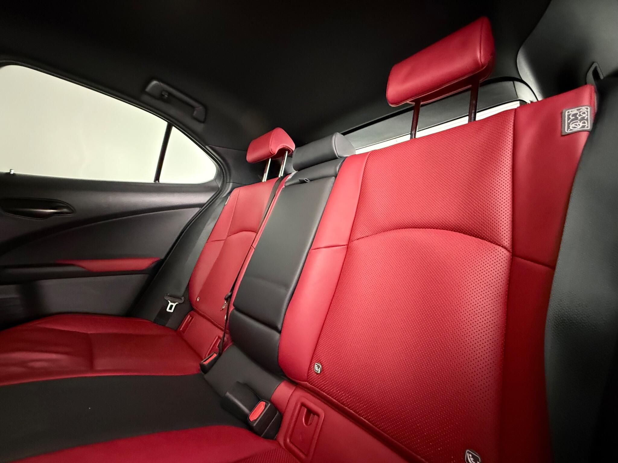 Lexus Ux view 38