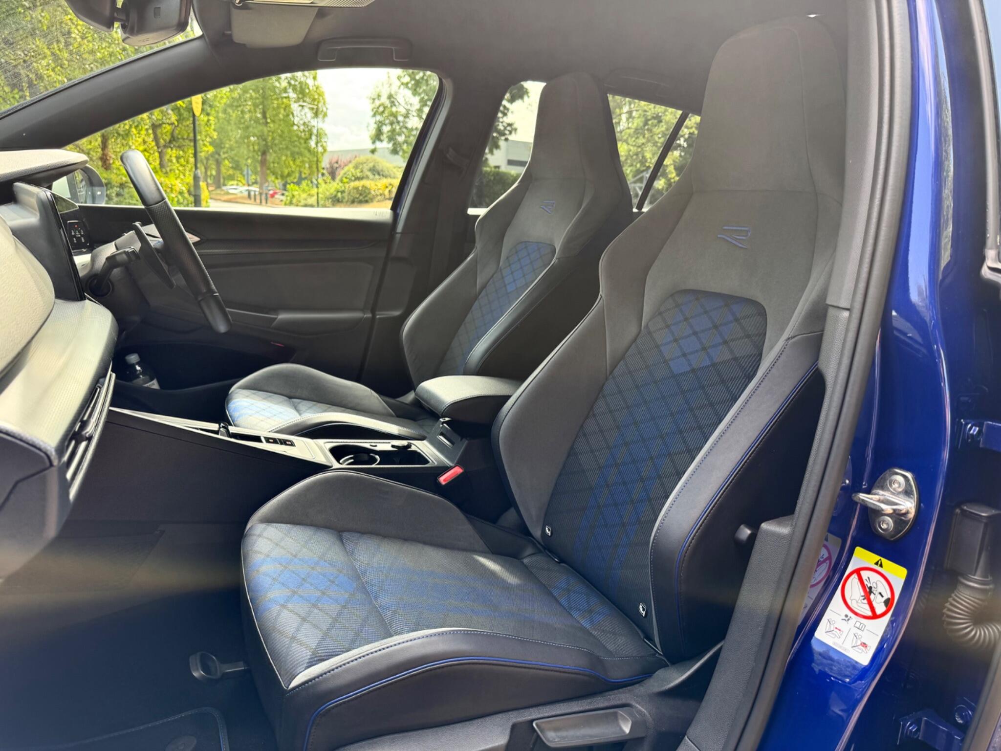 Volkswagen Golf view 8