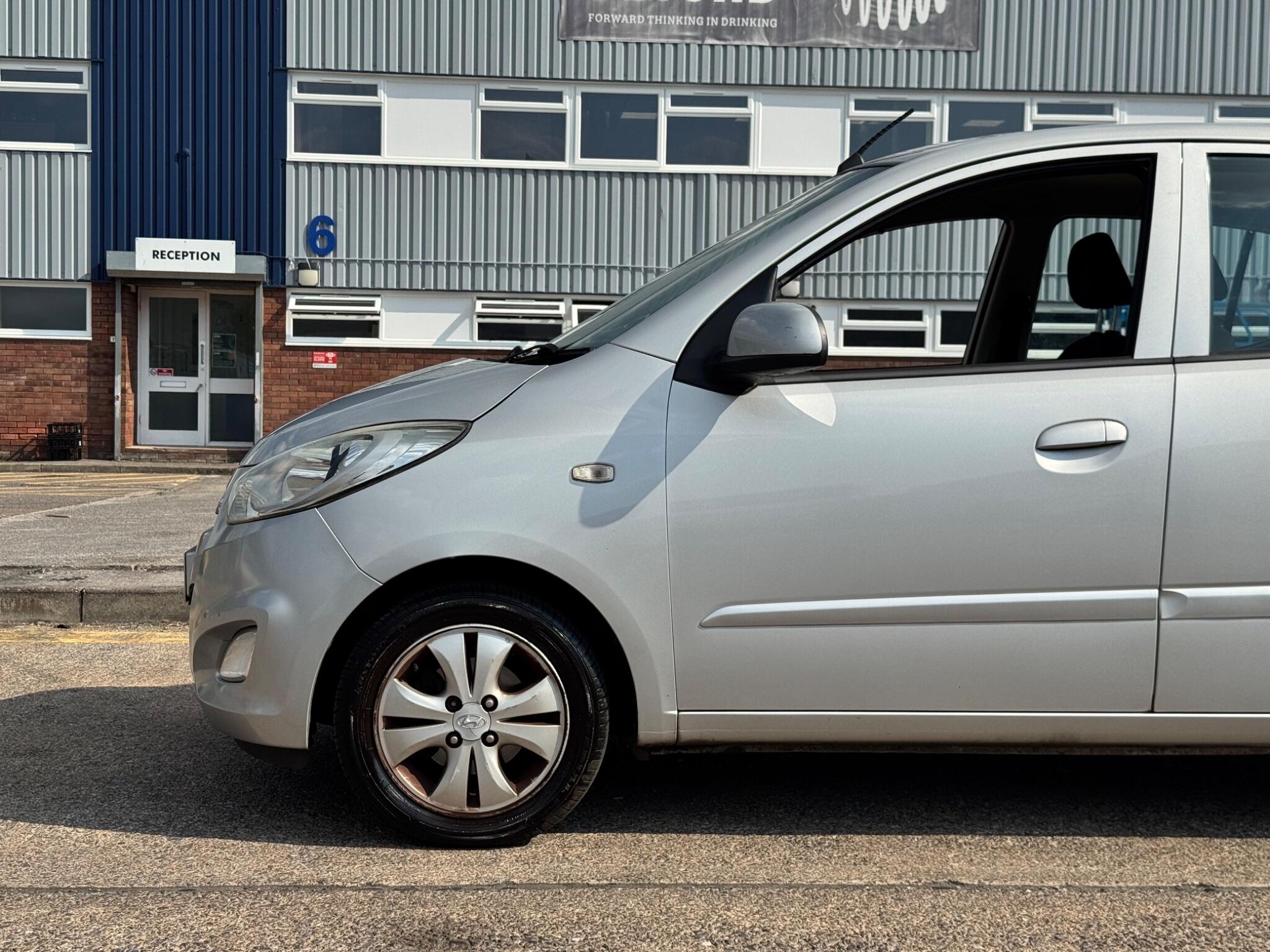 Hyundai I10 view 9
