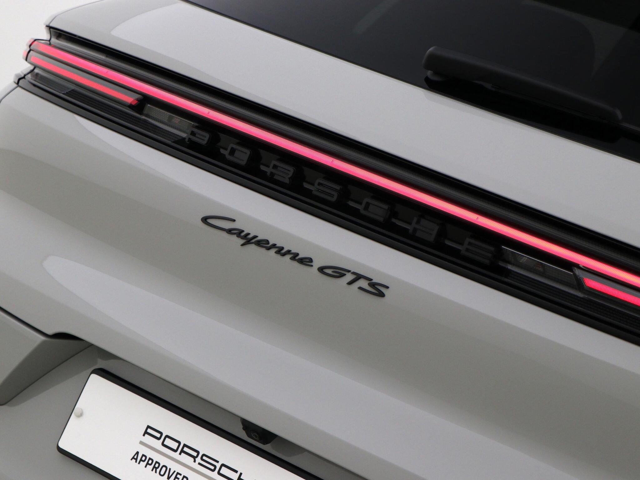 Porsche Cayenne view 44