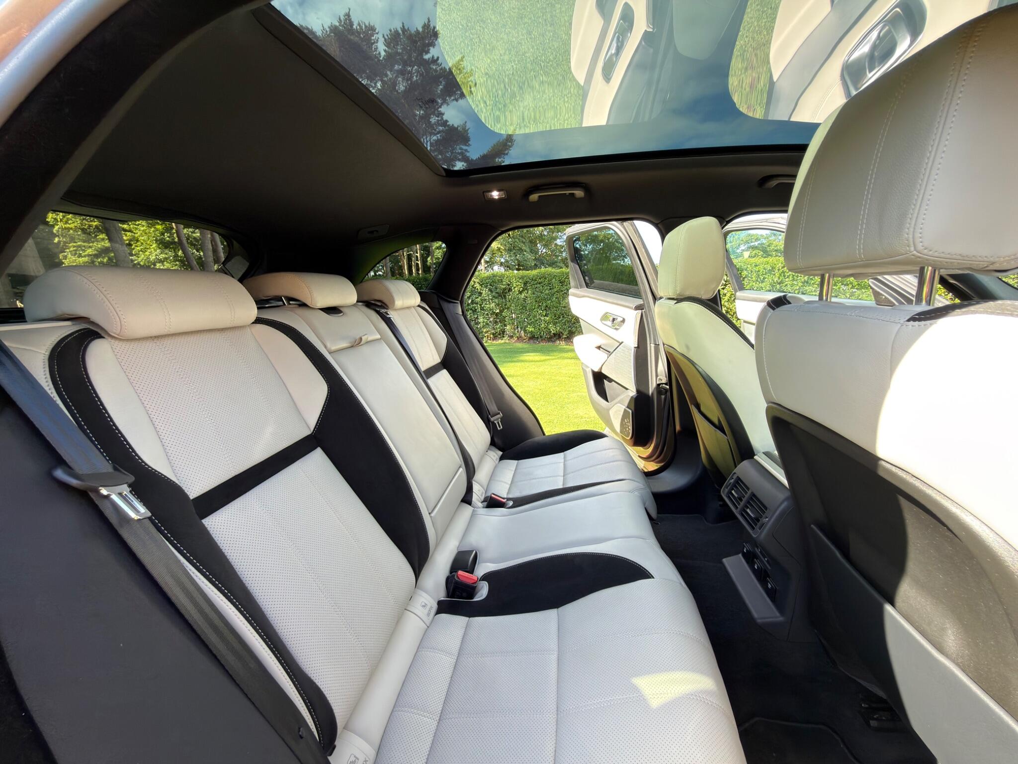 Land Rover Range Rover Velar view 19