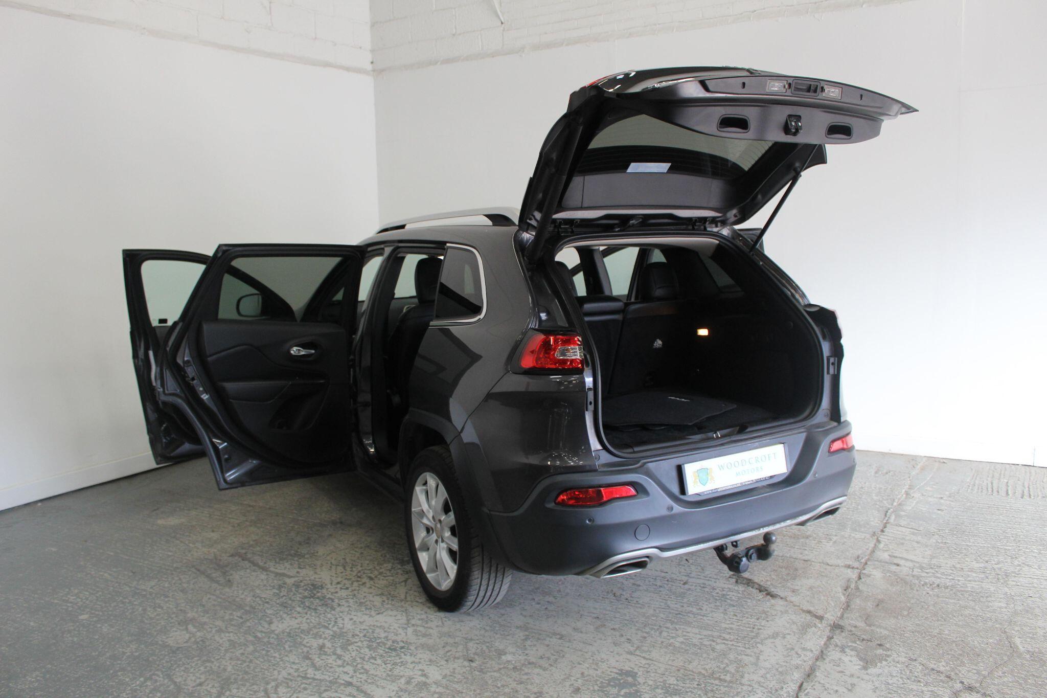Jeep Cherokee view 21