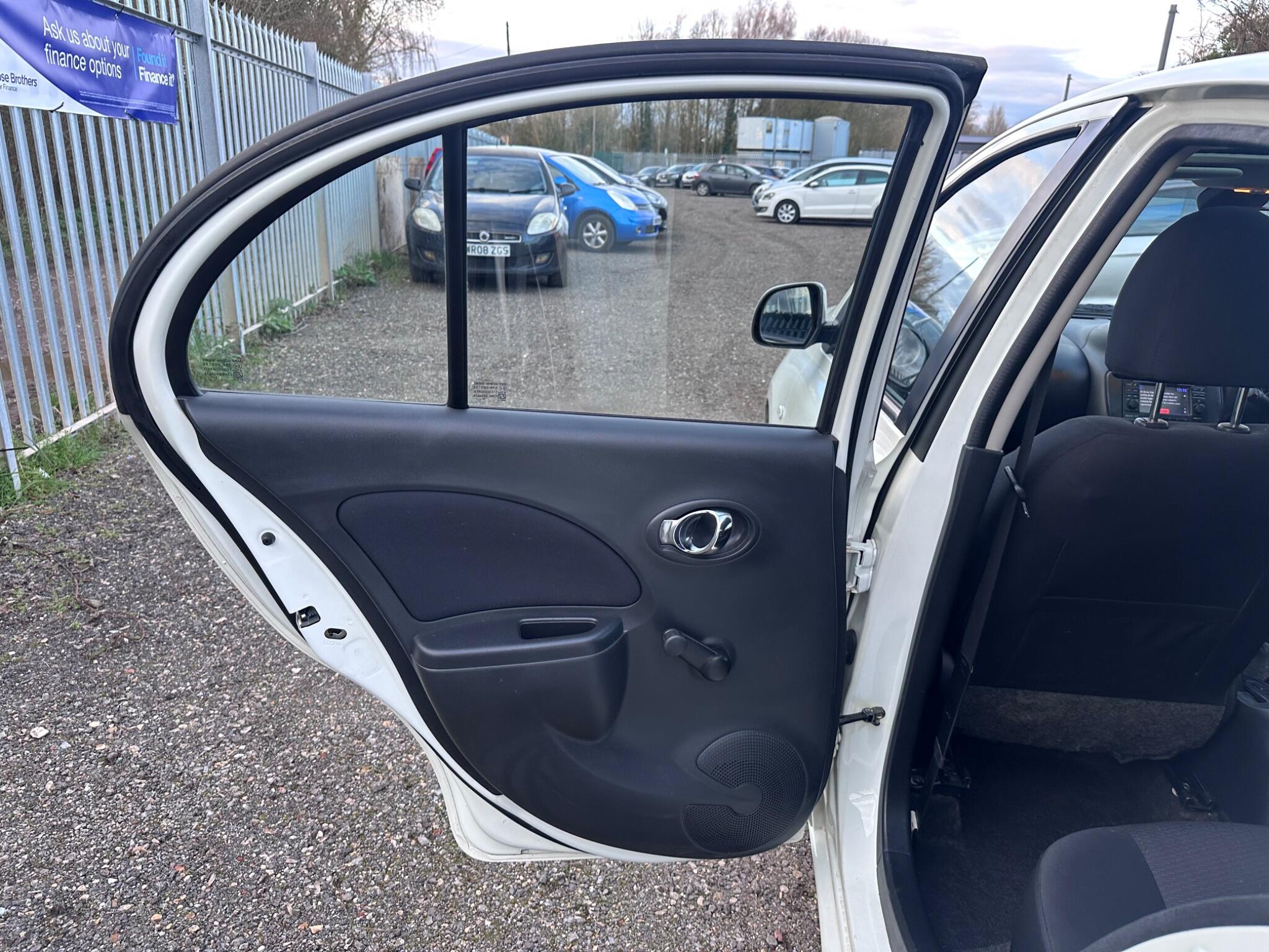 2012 Nissan Micra image 27
