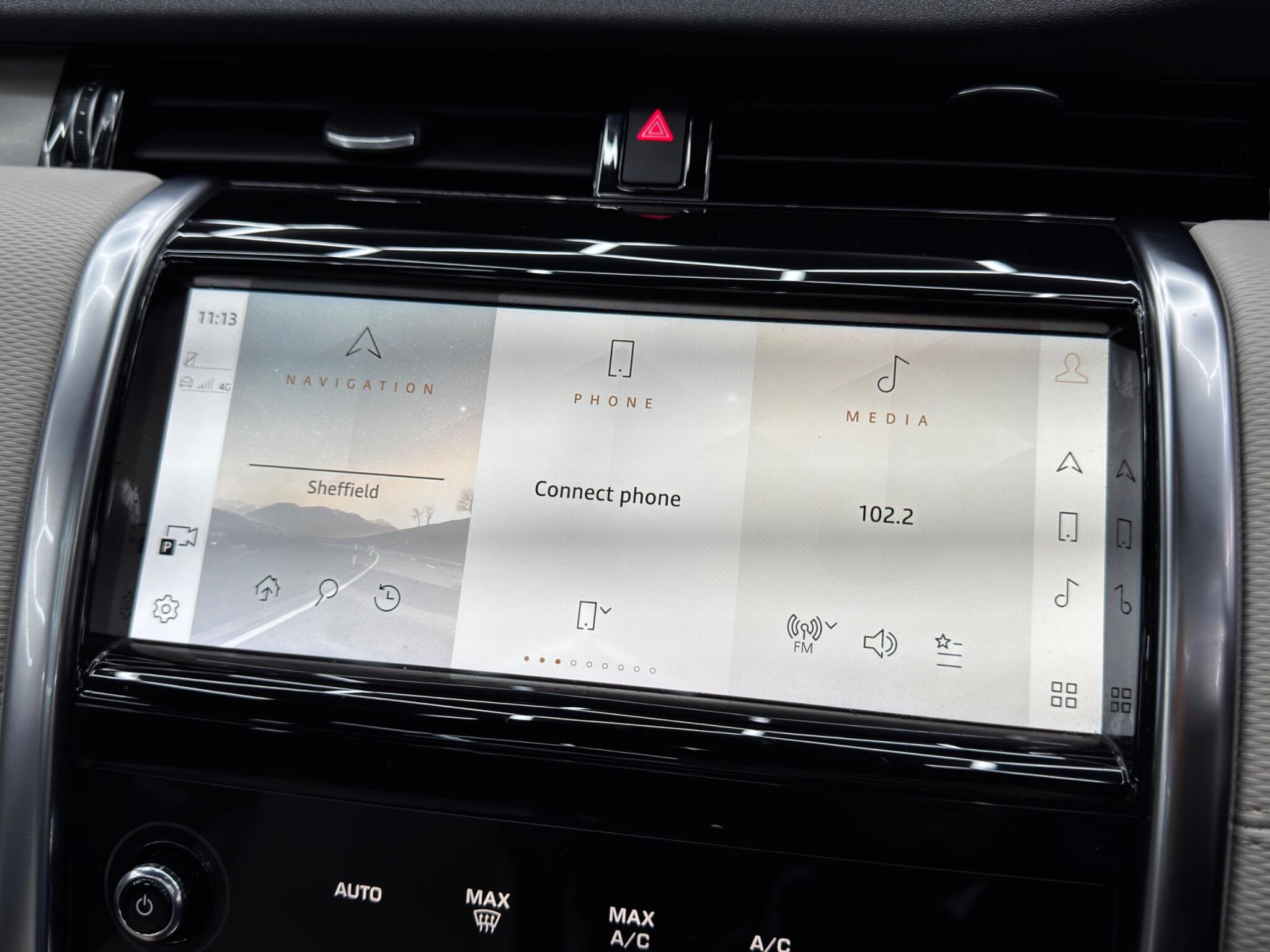 Land Rover Discovery Sport view 29