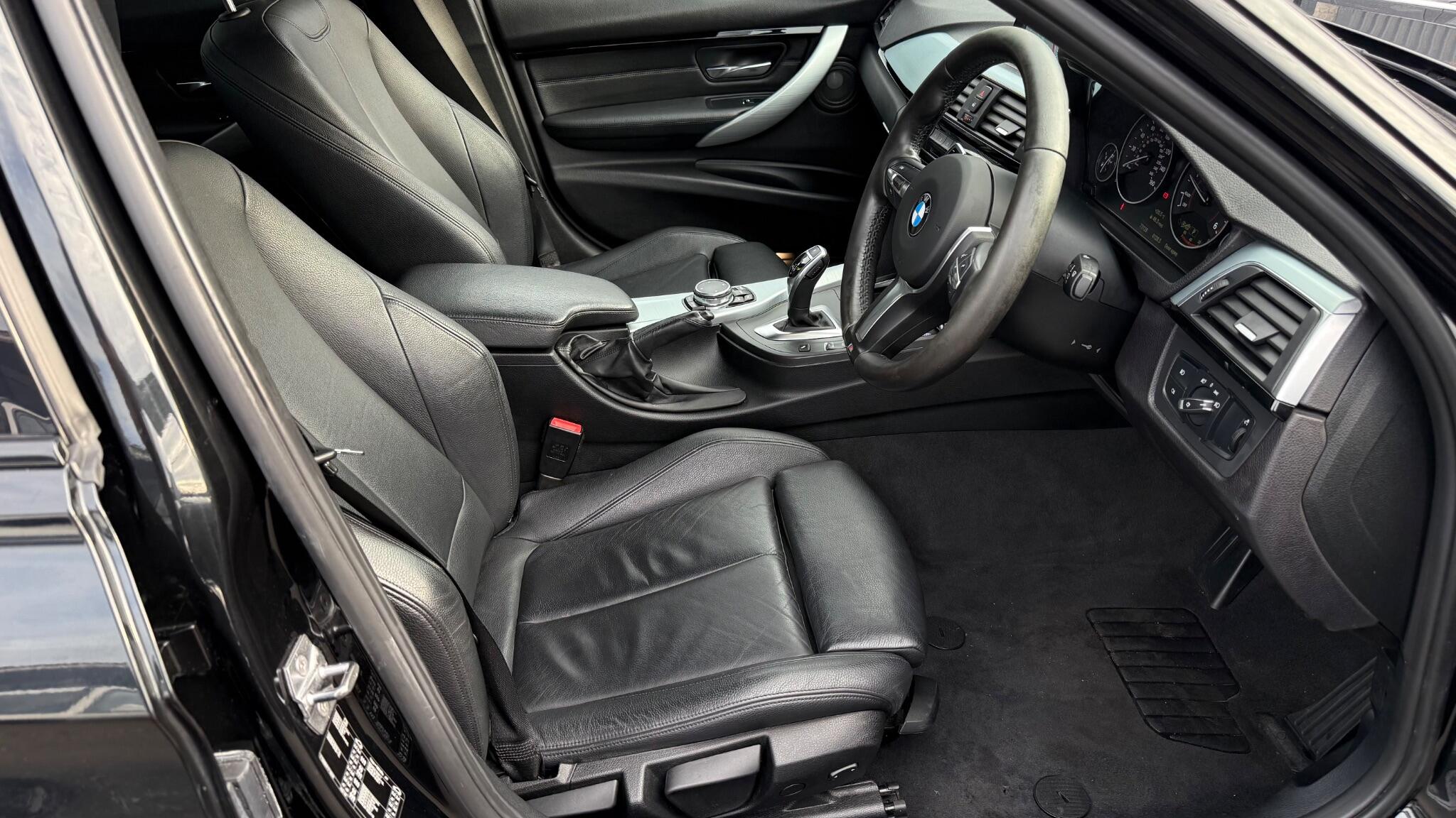 BMW 3 Series view 21