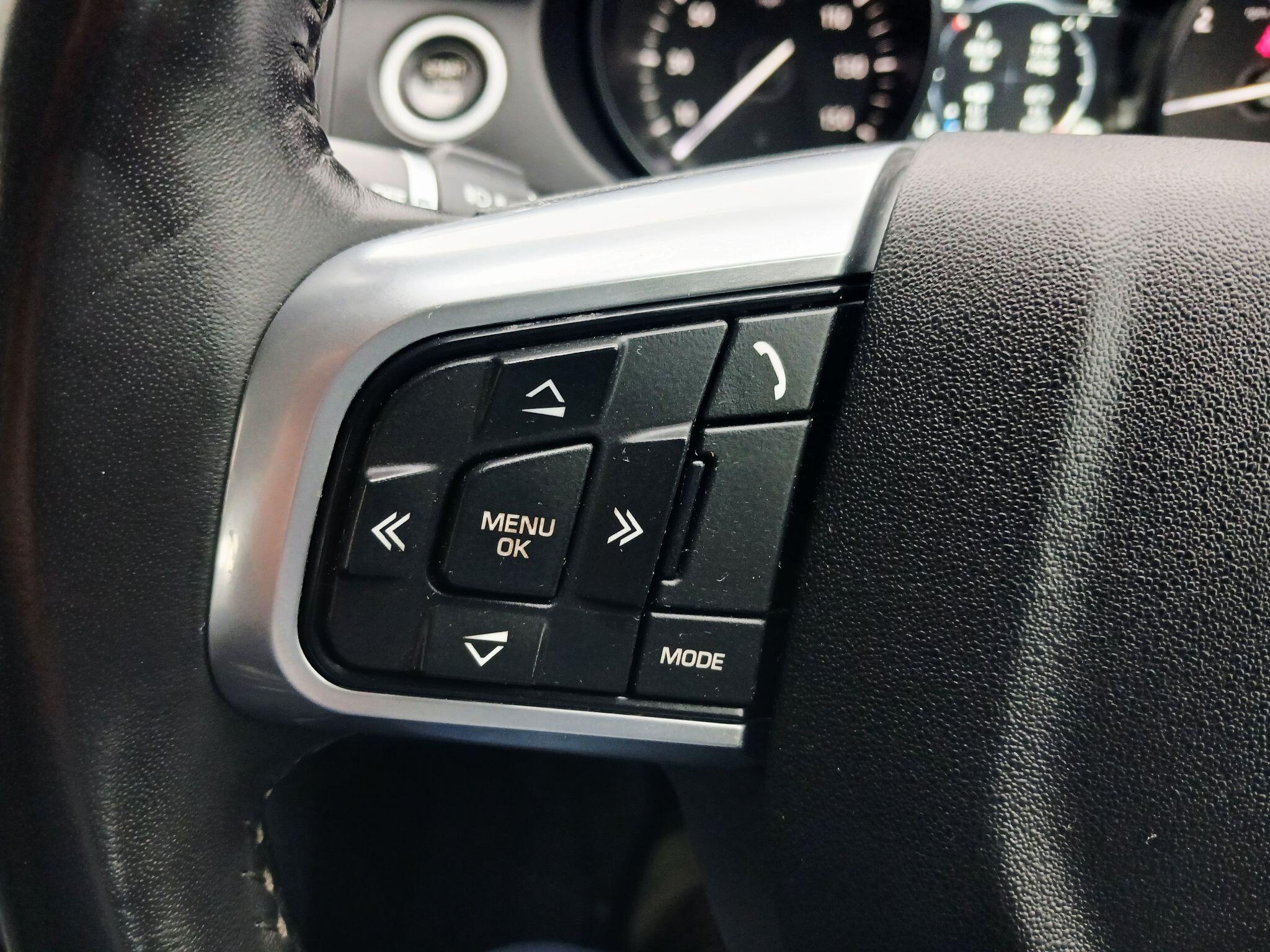 2018 Land Rover Discovery Sport 2.0 TD4 SE 4WD Euro 6 (s/s) 5dr • 100,000 miles image 31