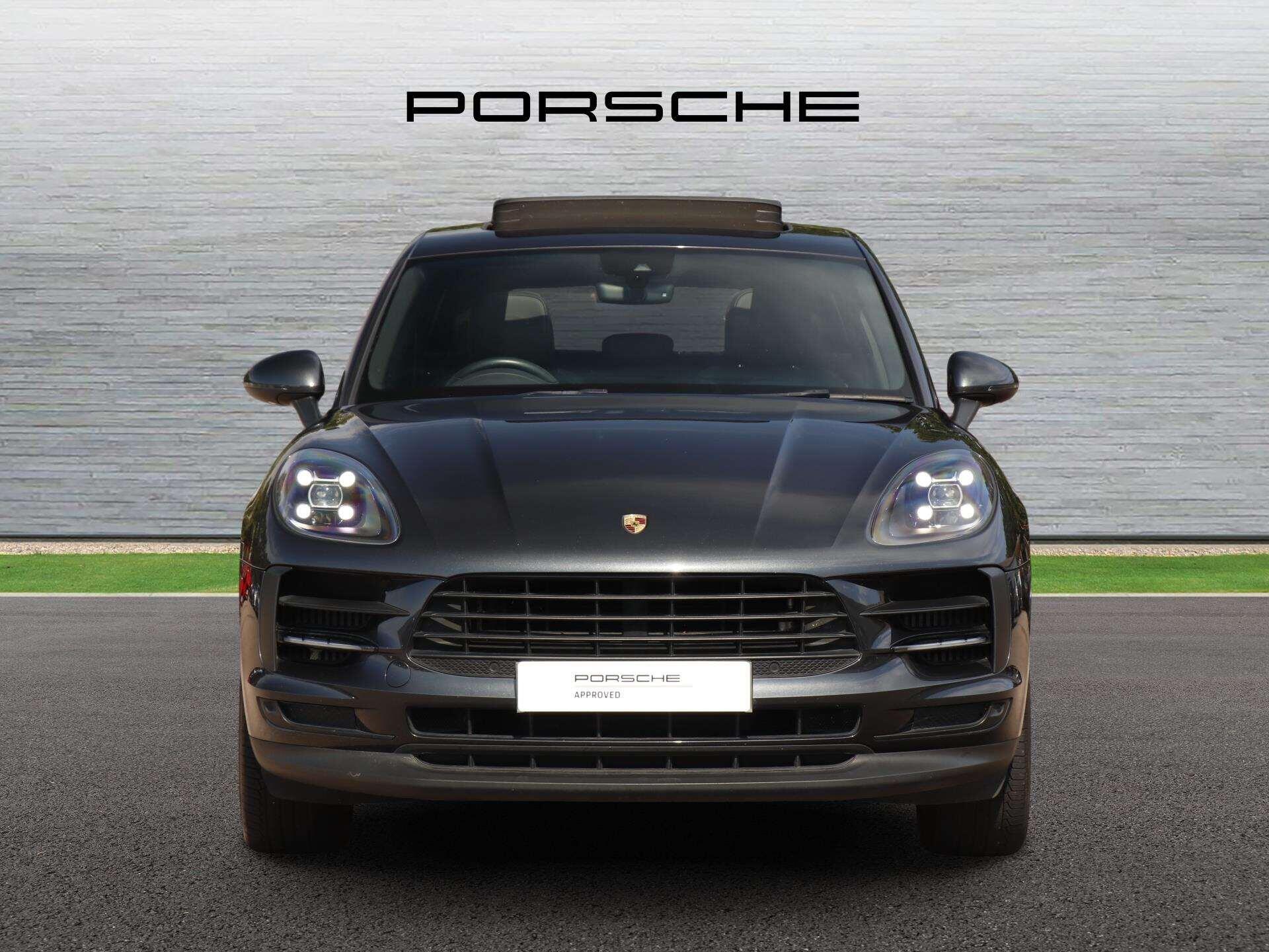 Porsche Macan view 8