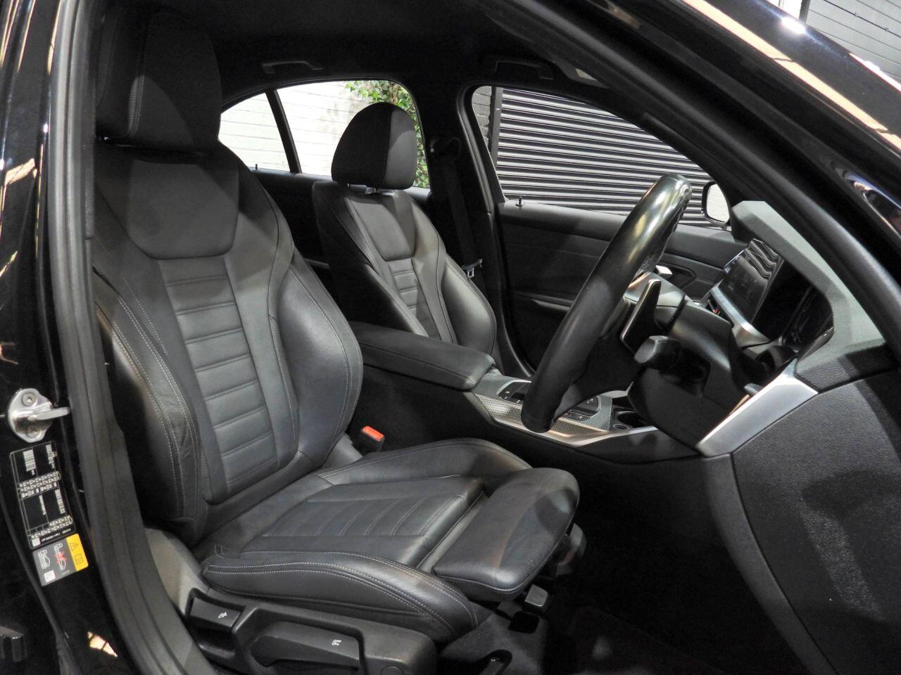 BMW 3 Series view 32