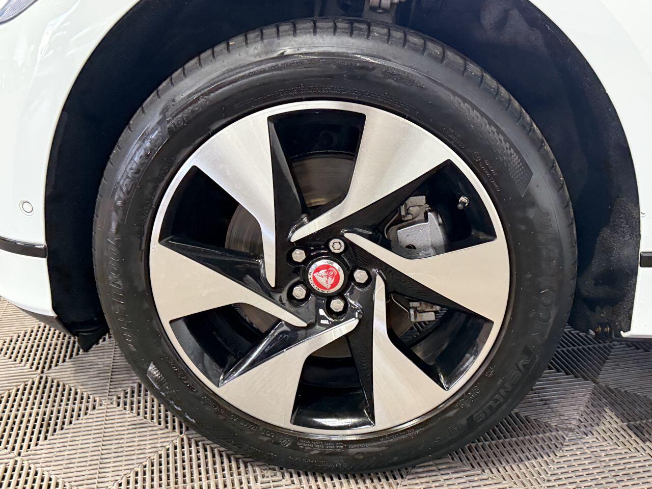 Jaguar I-Pace view 22
