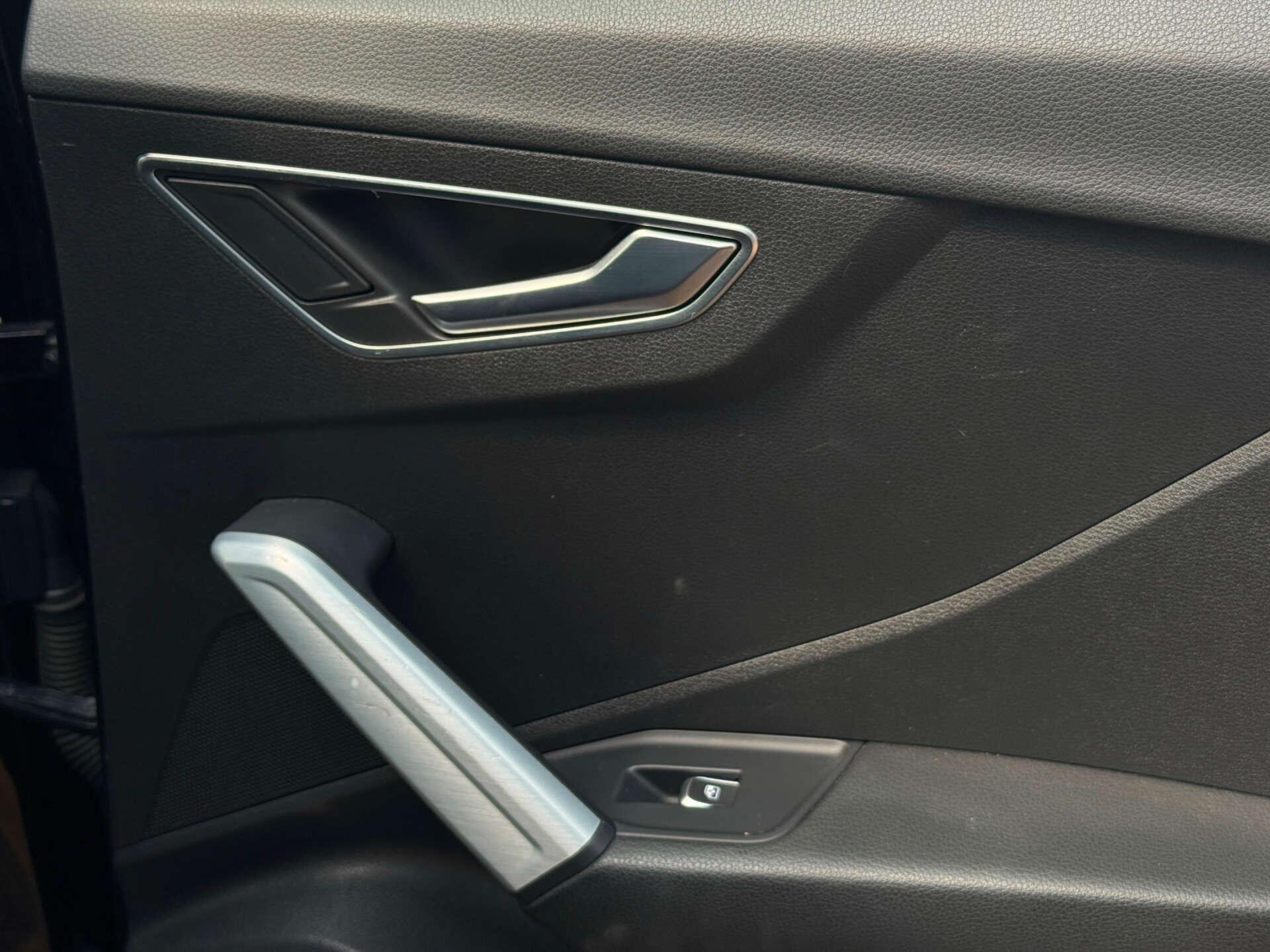 Audi Q2 view 27