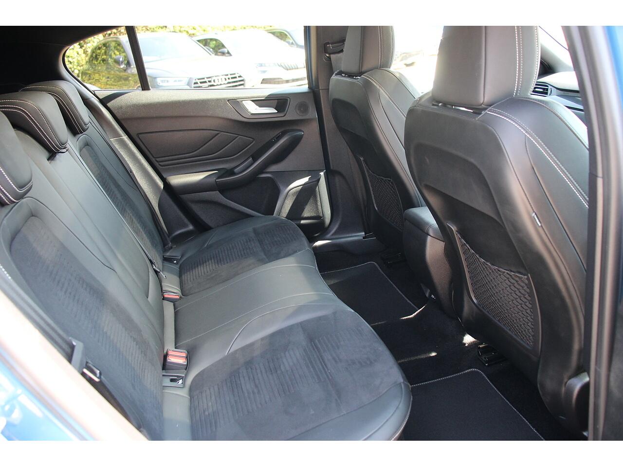 Ford Focus view 20