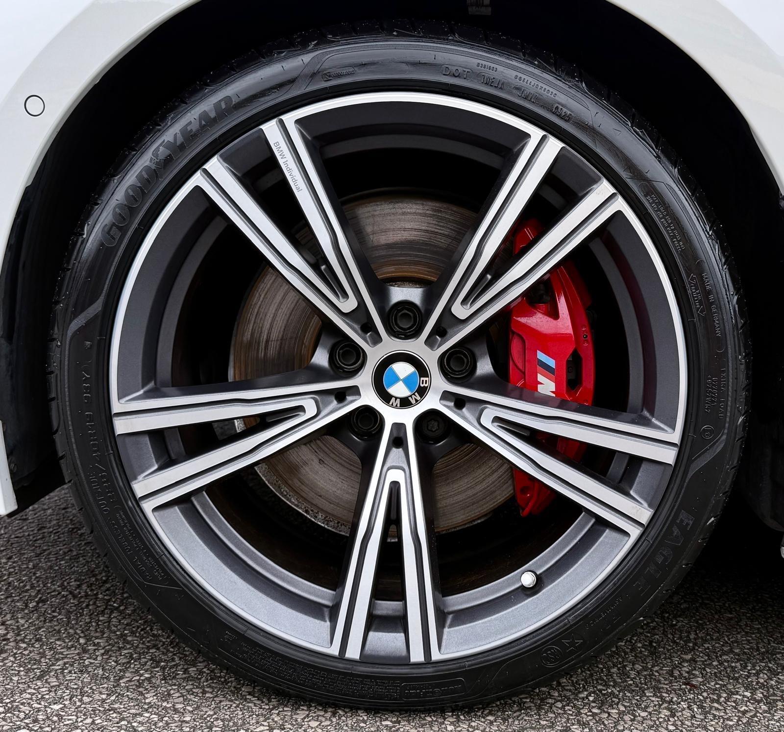 BMW 3 Series view 12