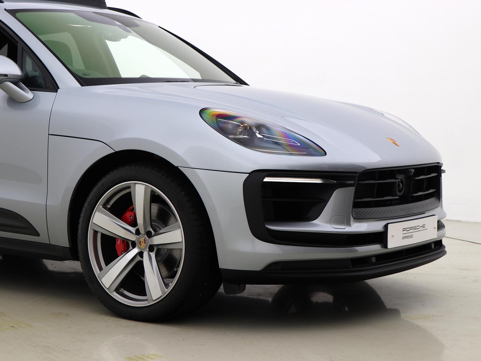 Porsche Macan view 25