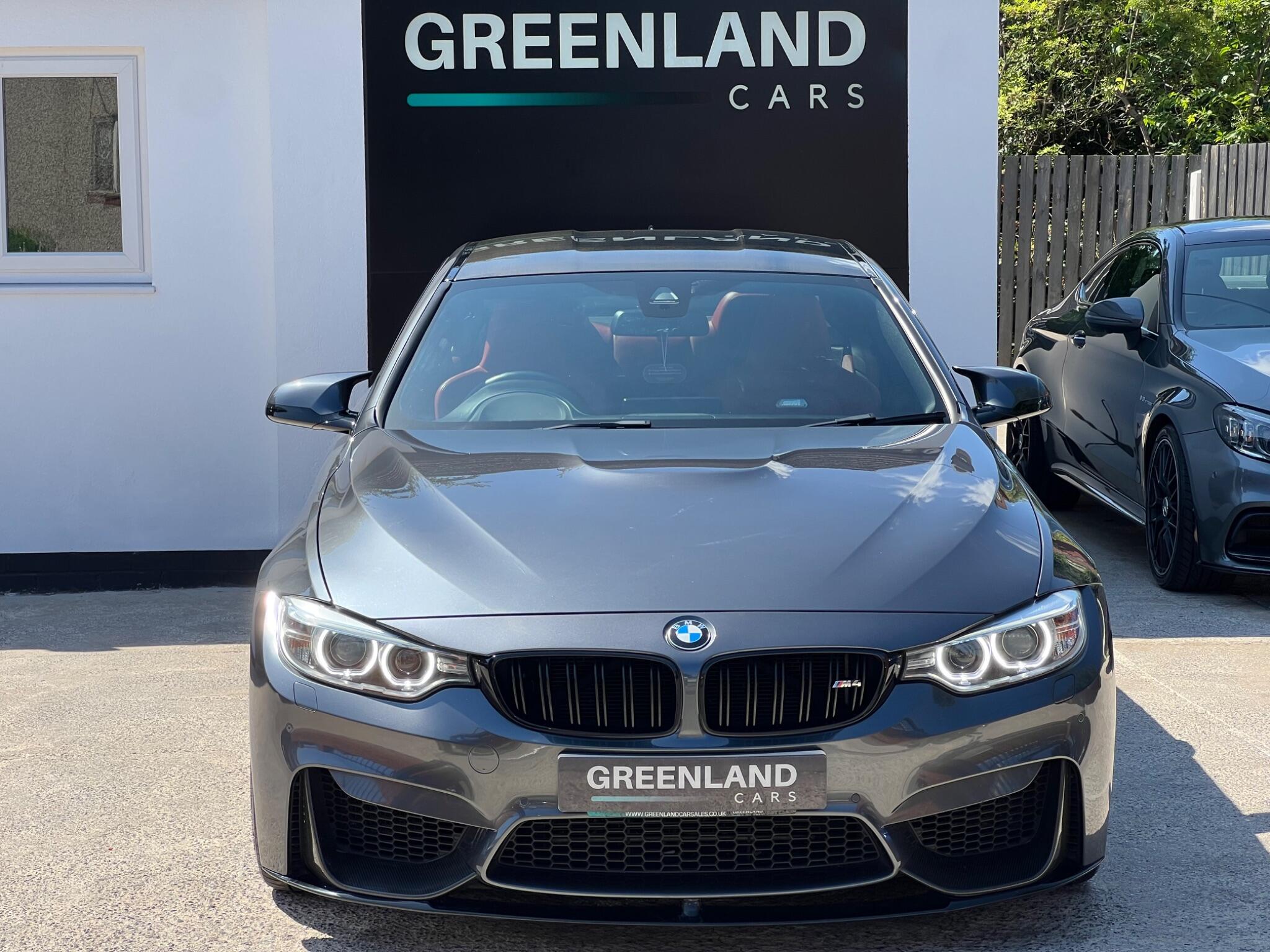 BMW M4 view 3