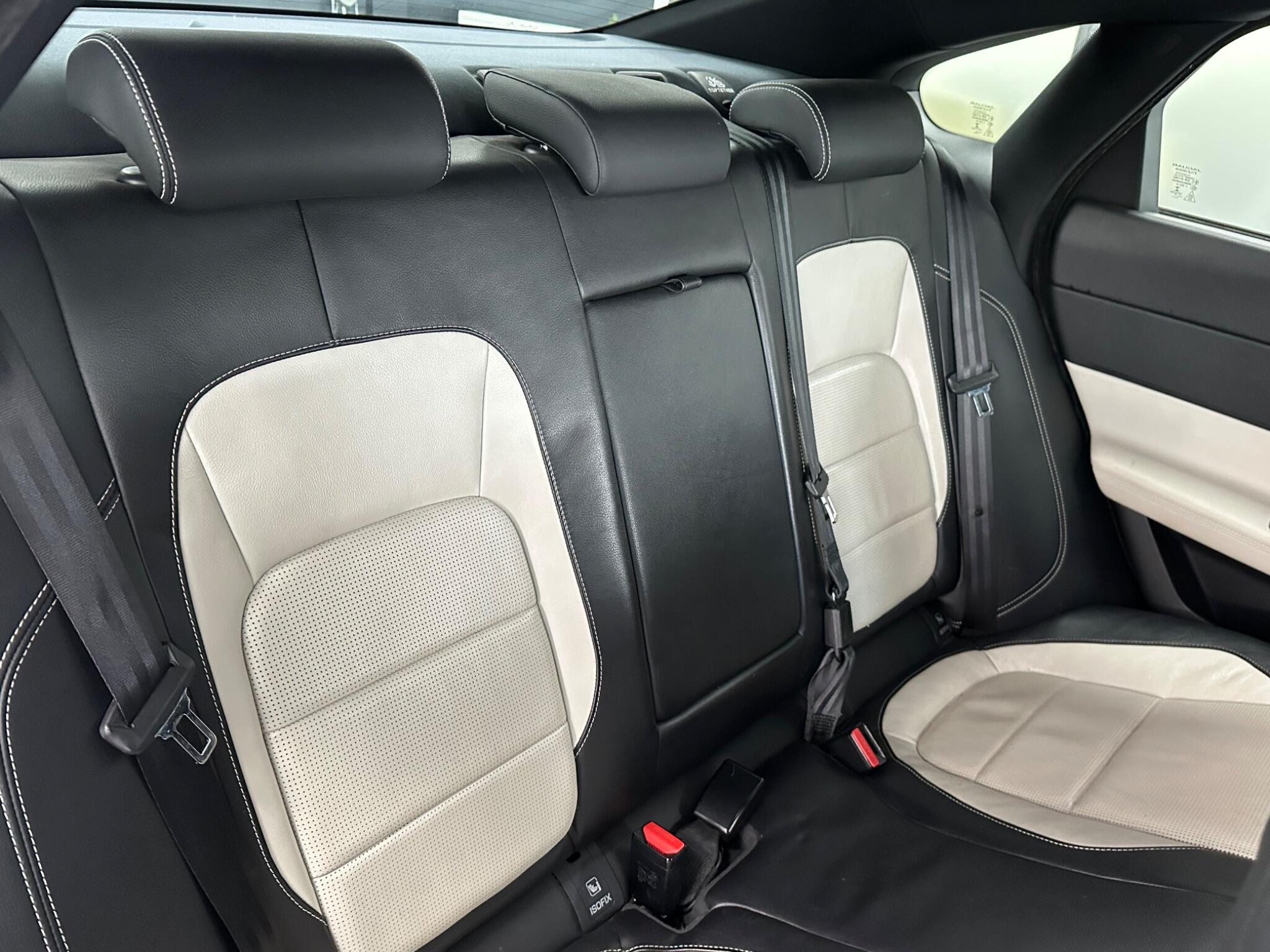 Jaguar XF view 24