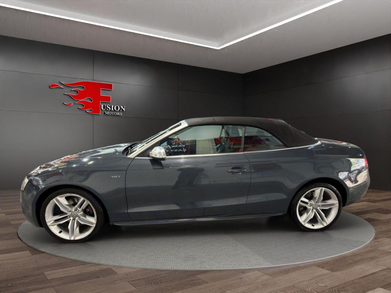 Audi S5 view 4