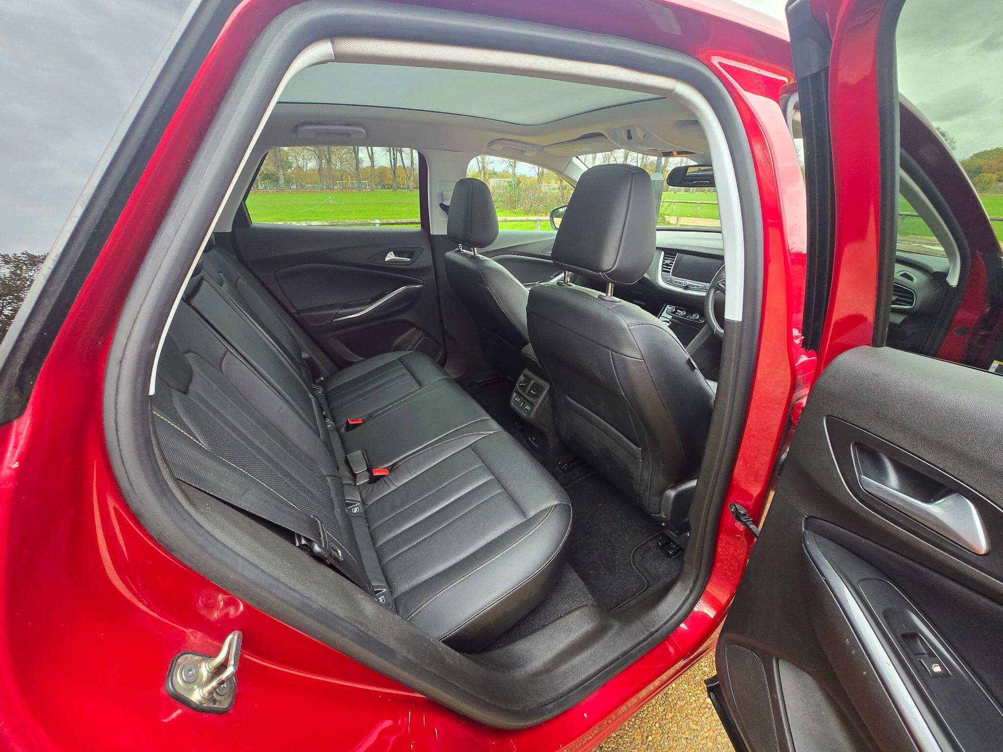 2018 Vauxhall Grandland X 1.6 Turbo D BlueInjection Elite Nav Auto Euro 6 (s/s) 5dr • 63,000 miles image 16