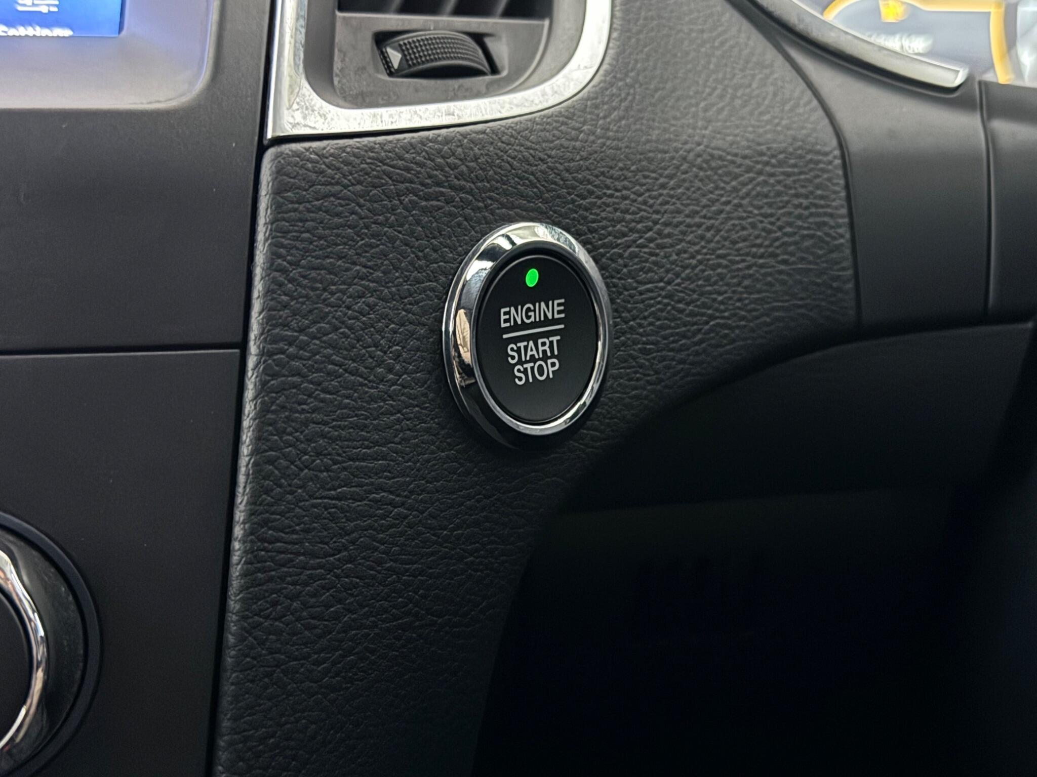Ford Galaxy view 21