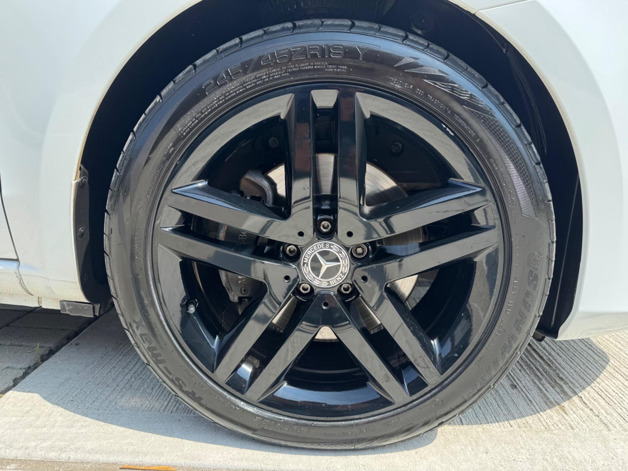 Mercedes-Benz V Class view 10
