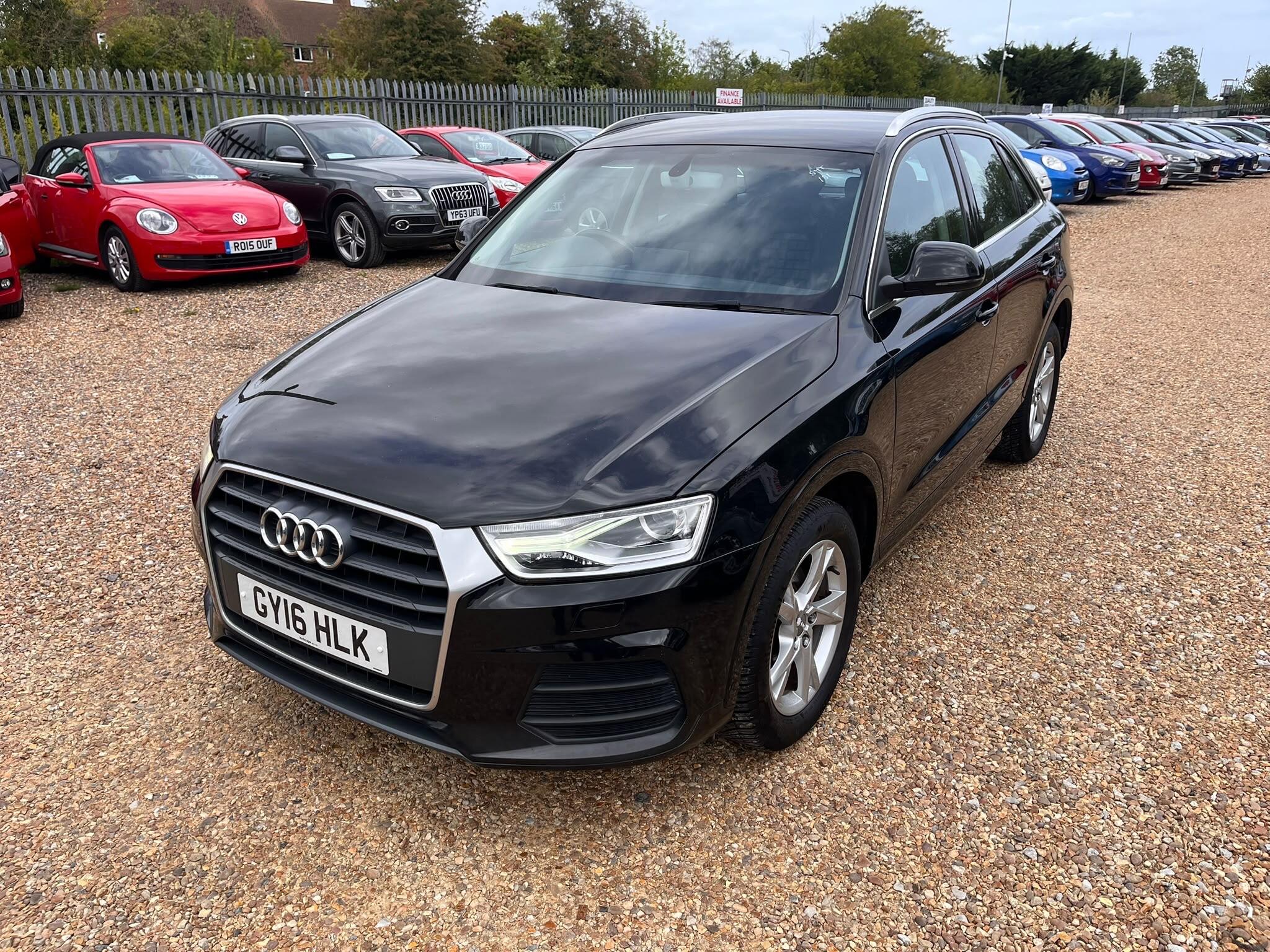 Audi Q3 view 4